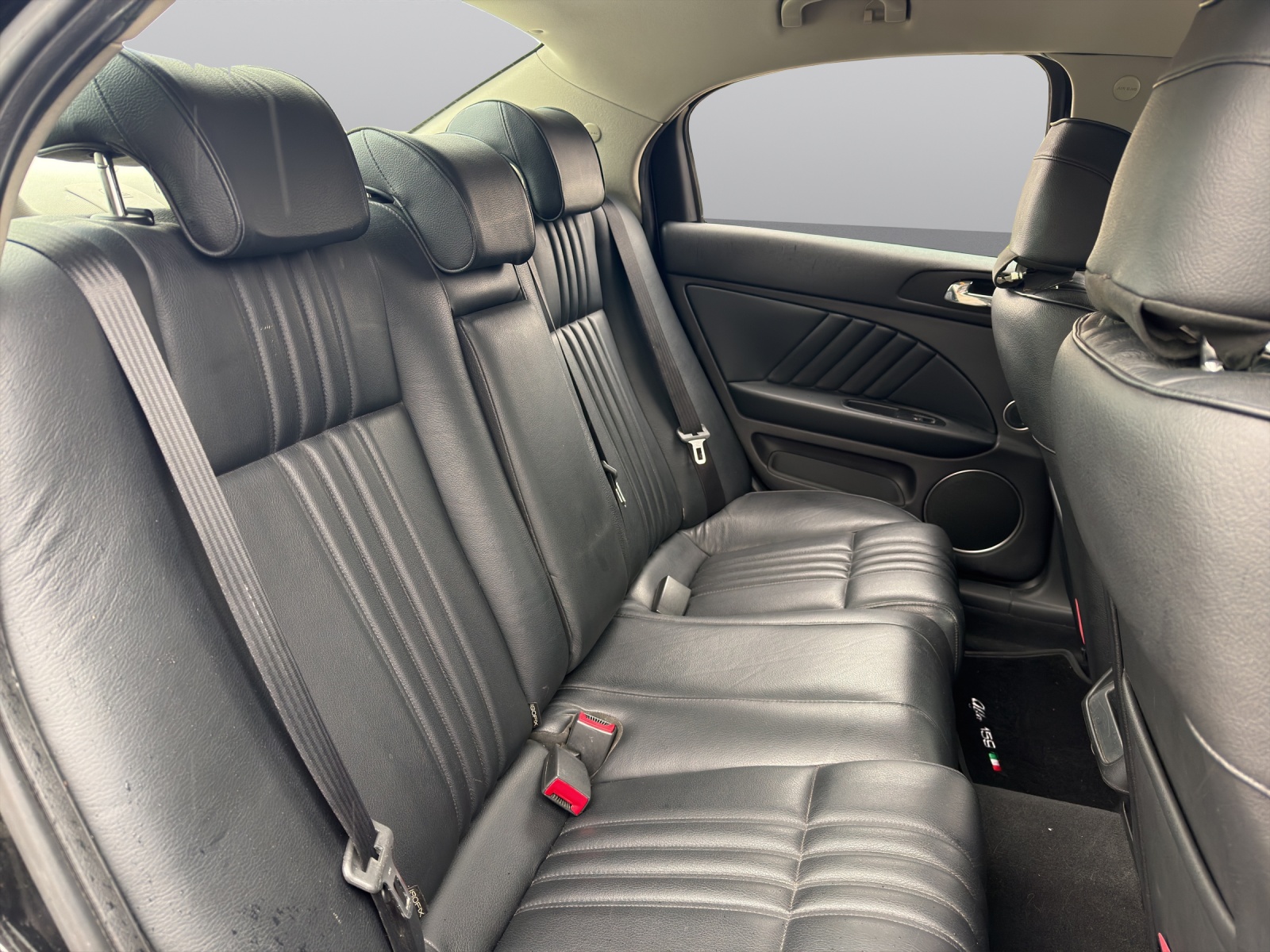 ALFA ROMEO 159 3.2 JTS Q4 Distinctive-showroom-element-3