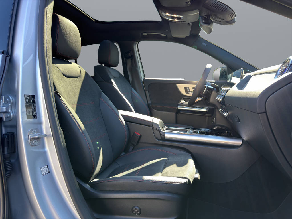 MERCEDES-BENZ GLA 220 d AMG Line 4matic-image-13