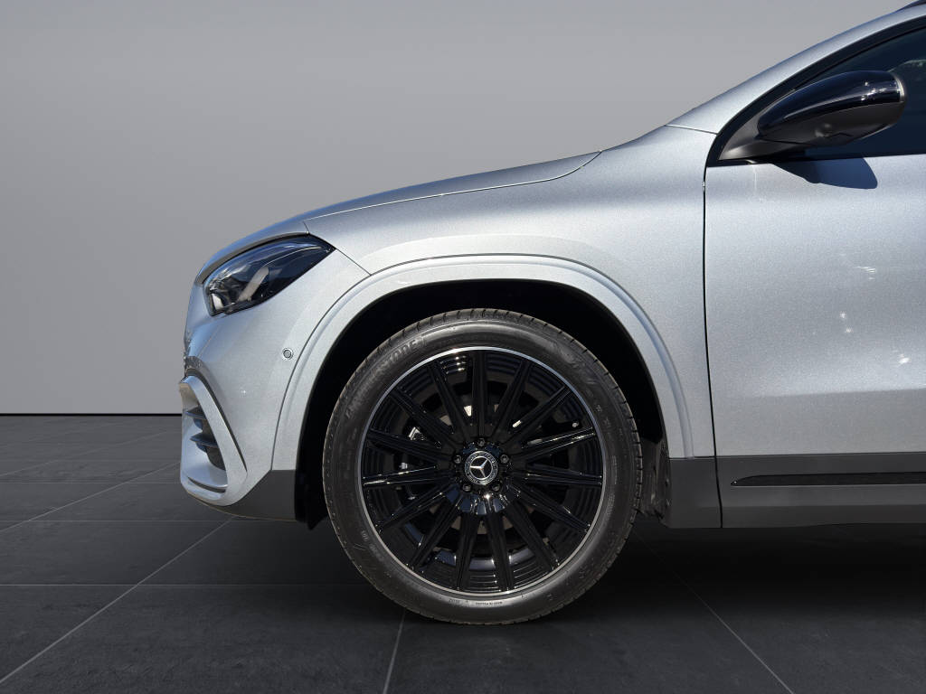 MERCEDES-BENZ GLA 220 d AMG Line 4matic-image-16