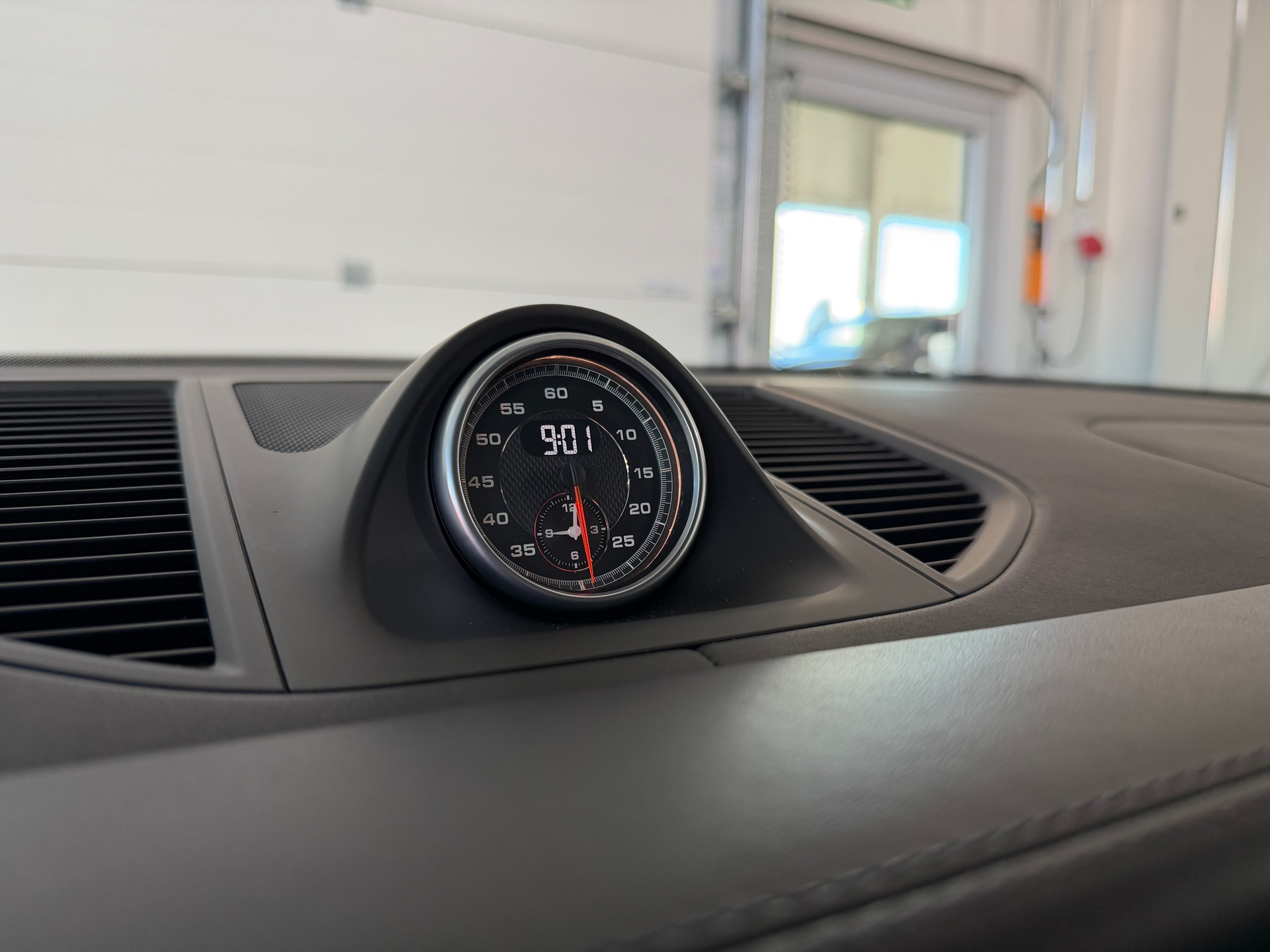 PORSCHE Macan Turbo PDK (CH) TOP Ausstattung-image-21