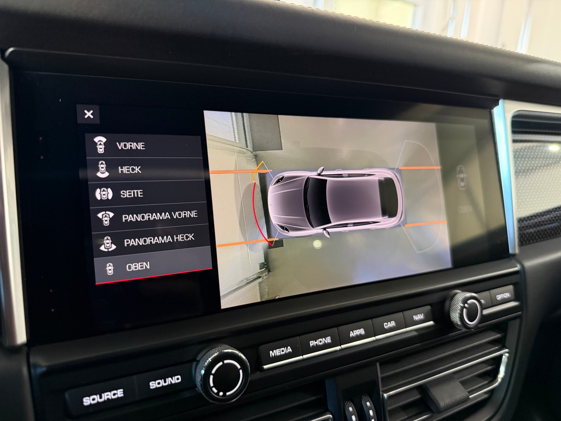 PORSCHE Macan Turbo PDK (CH) TOP Ausstattung-image-17