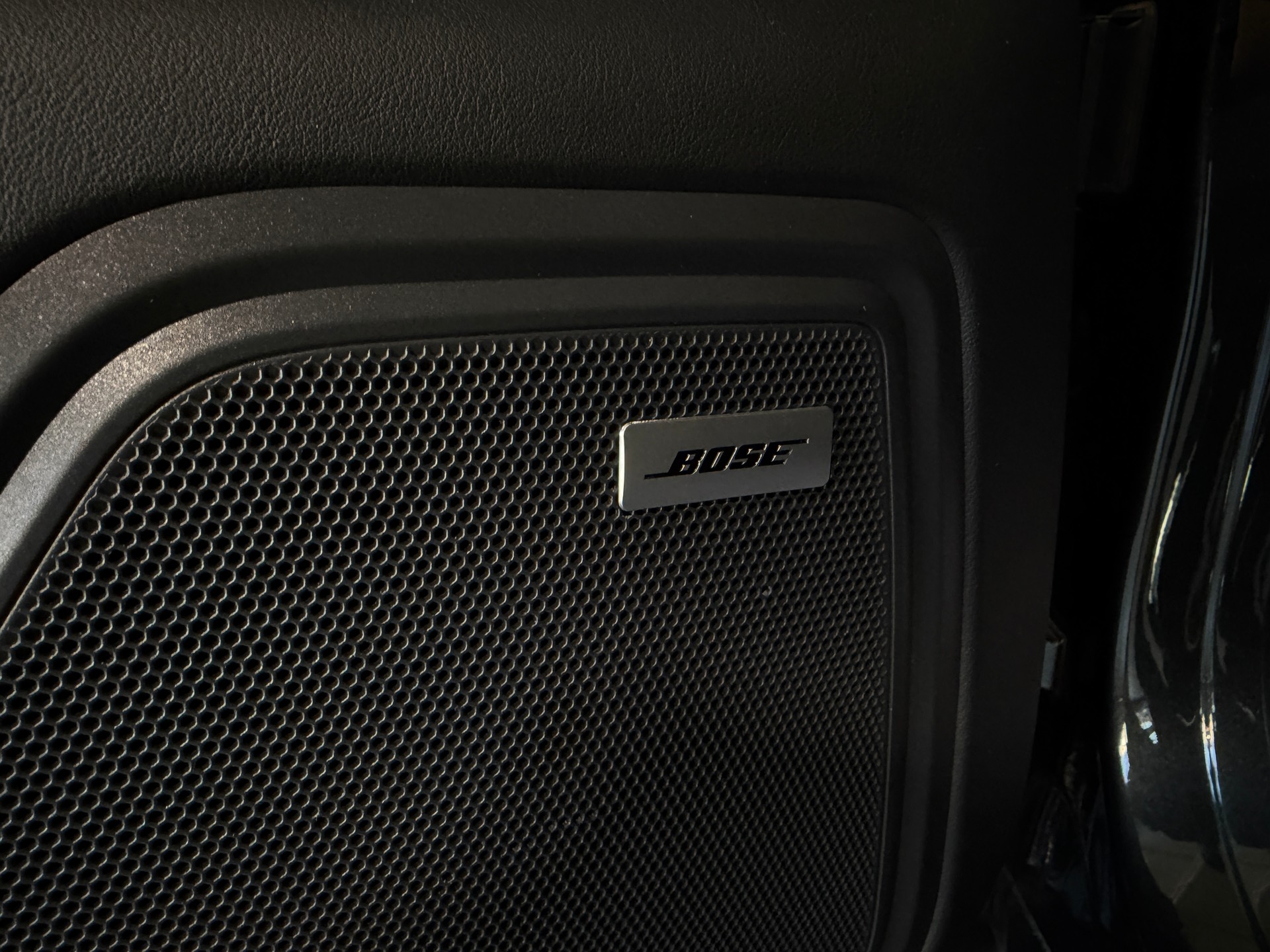 PORSCHE Macan Turbo PDK (CH) TOP Ausstattung-image-13