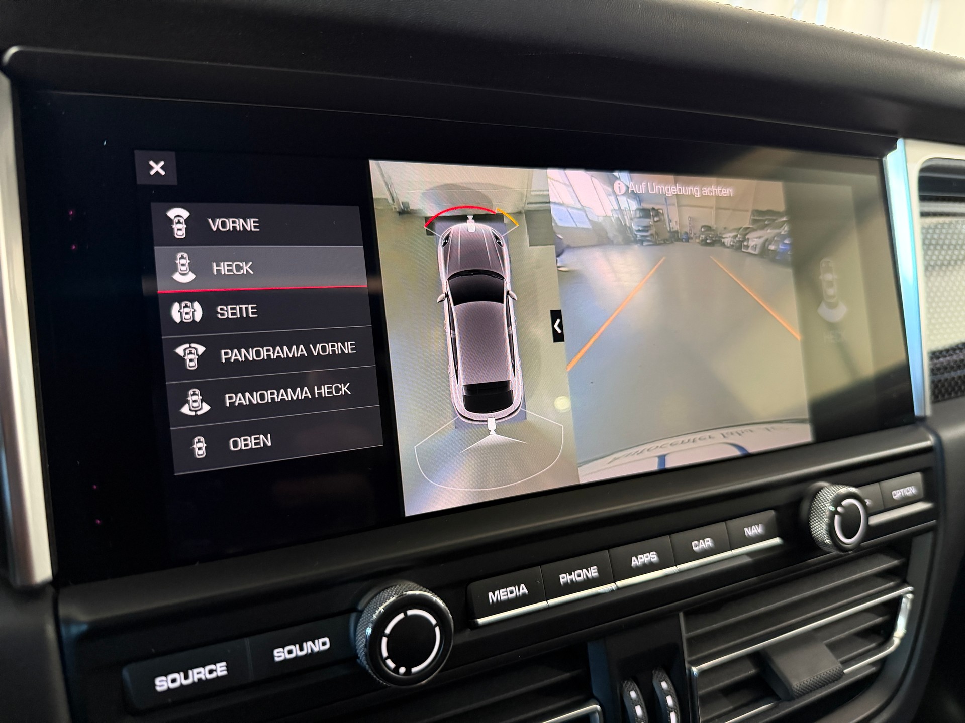PORSCHE Macan Turbo PDK (CH) TOP Ausstattung-image-18