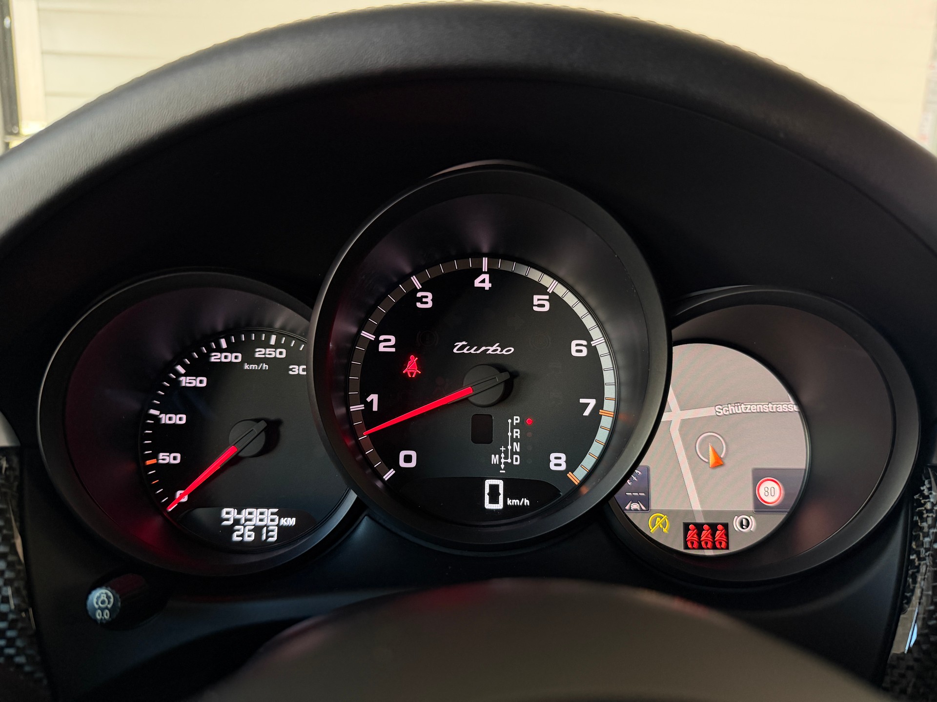 PORSCHE Macan Turbo PDK (CH) TOP Ausstattung-image-22