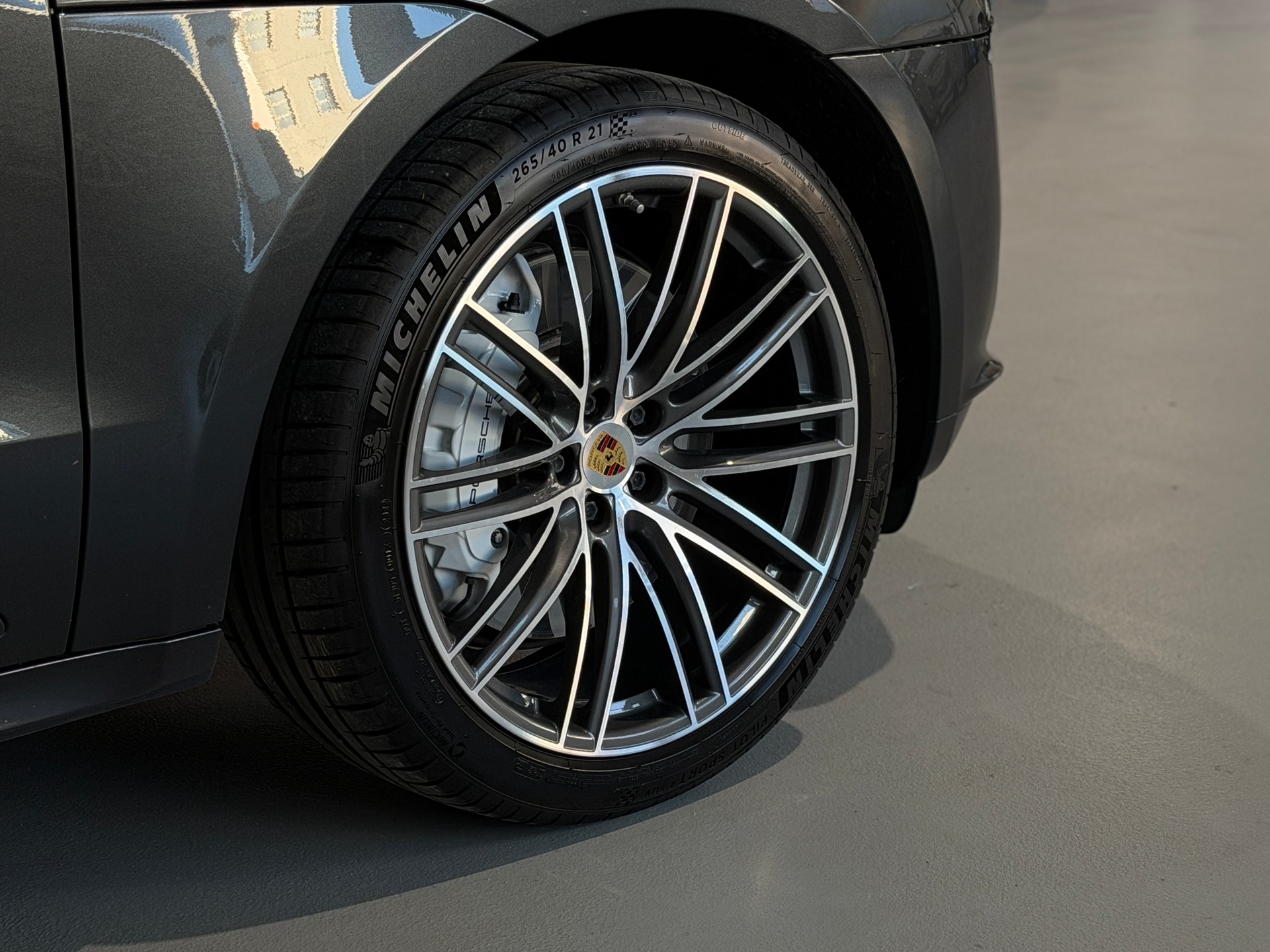 PORSCHE Macan Turbo PDK (CH) TOP Ausstattung-image-4