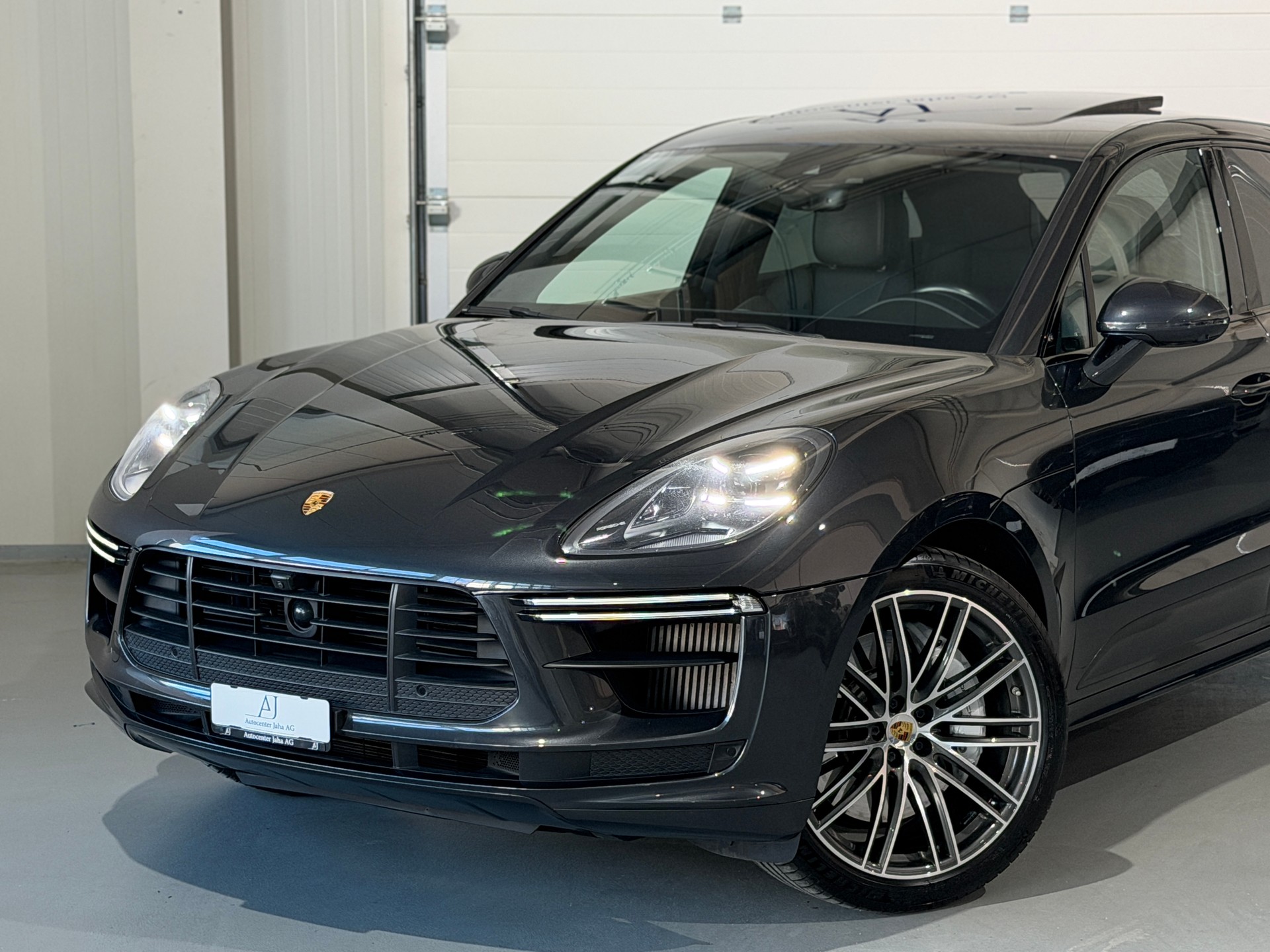 PORSCHE Macan Turbo PDK (CH) TOP Ausstattung-showroom-element-1