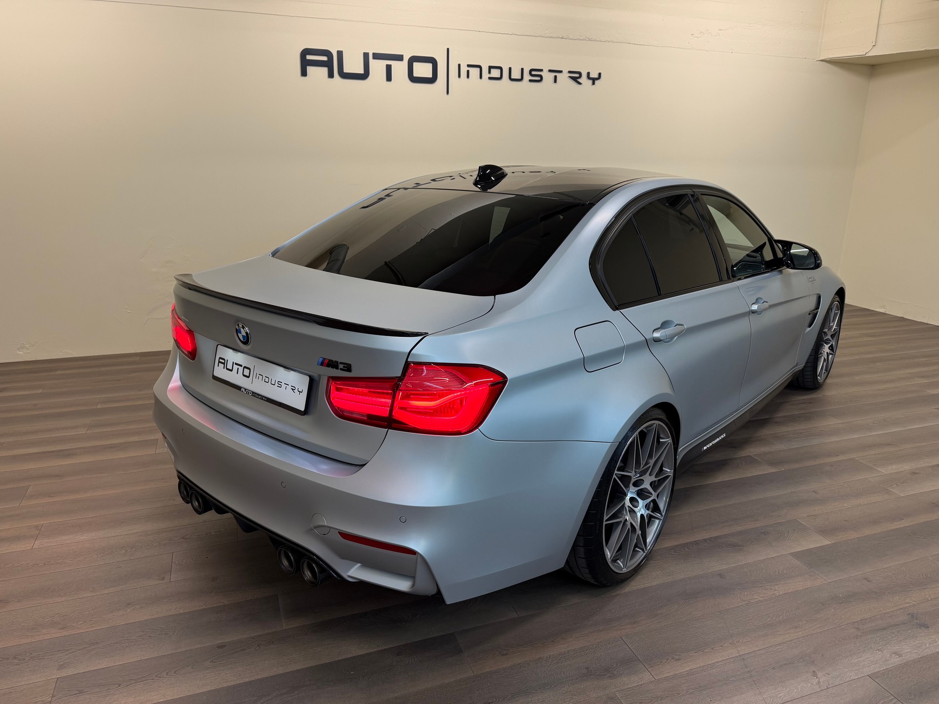BMW M3 Manufaktur Competition Drivelogic-showroom-element-3