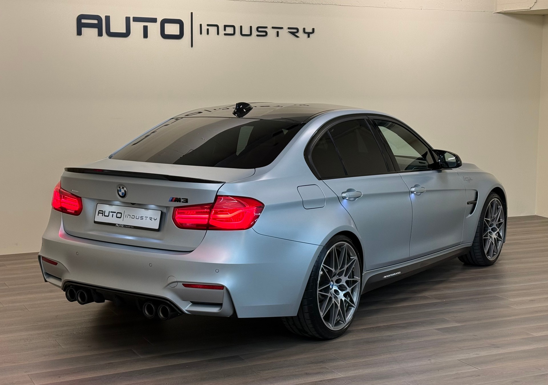 BMW M3 Manufaktur Competition Drivelogic-showroom-element-2