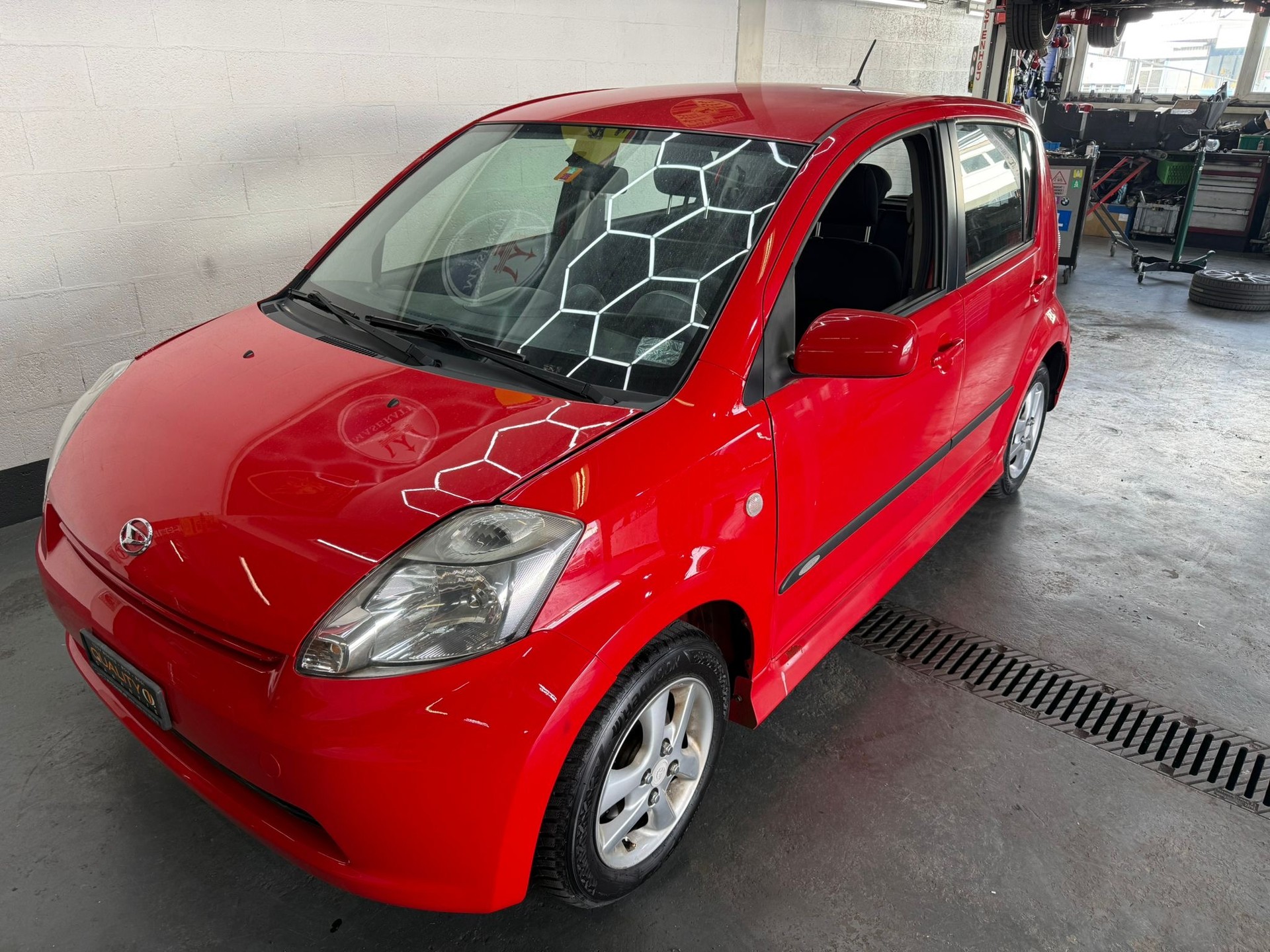 DAIHATSU SIRION-image-1