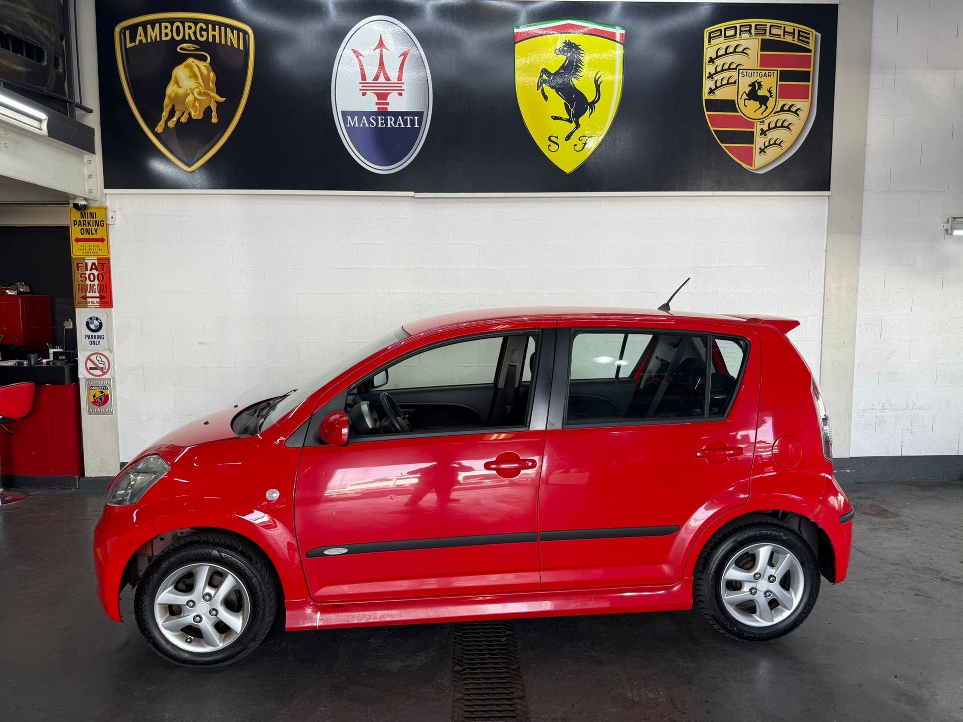 DAIHATSU SIRION