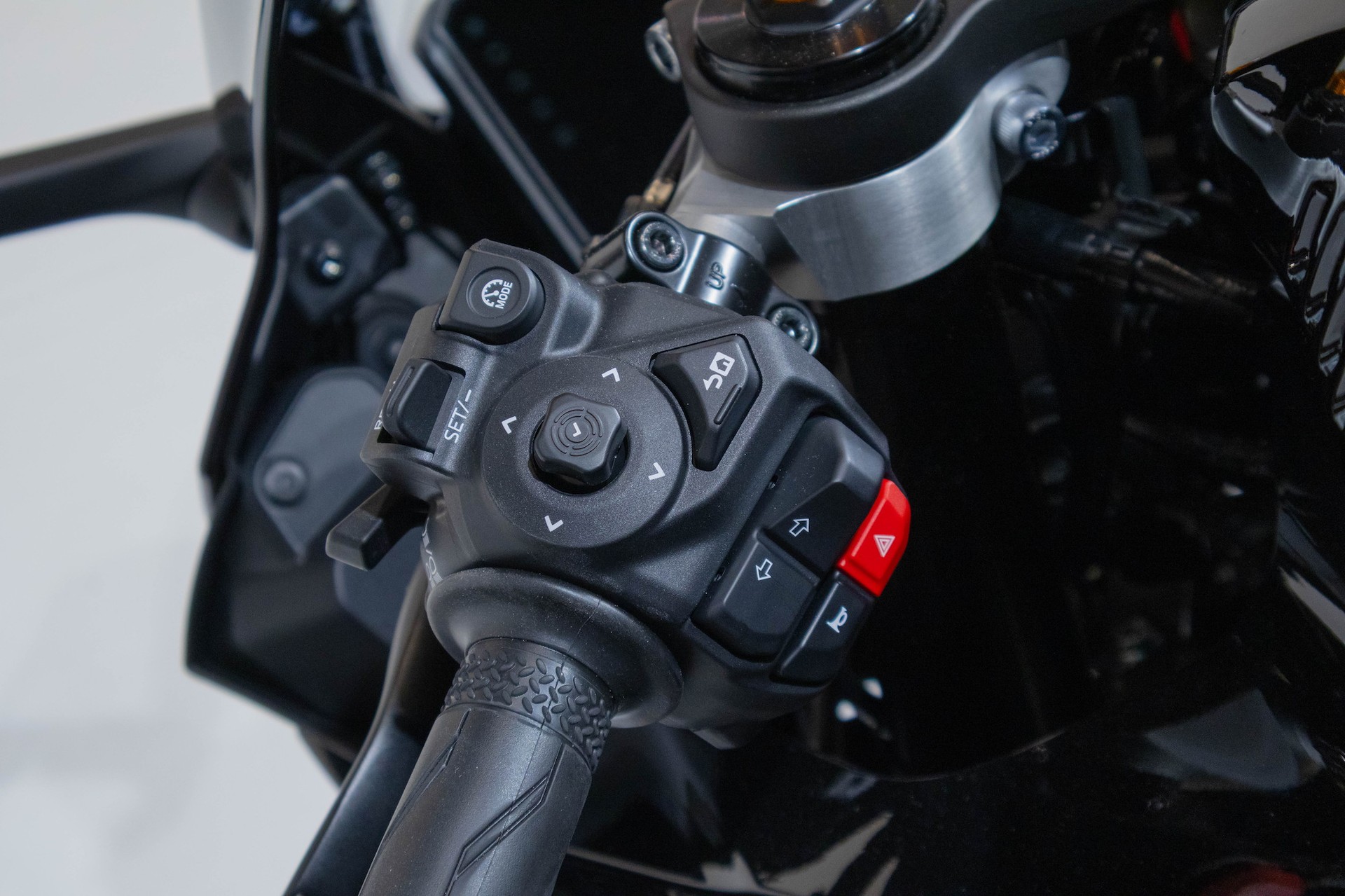 YAMAHA R7 35 kW-image-14