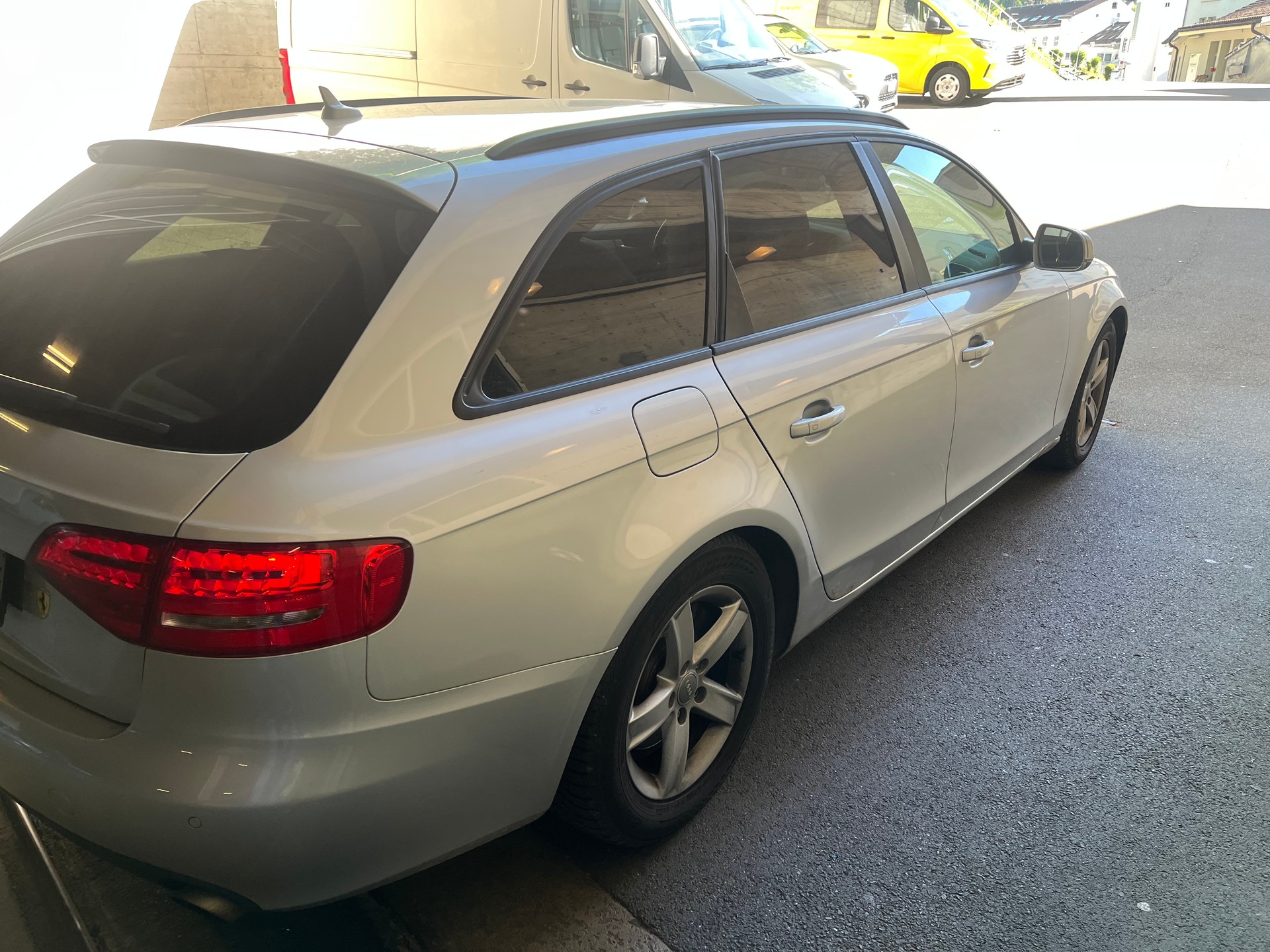 AUDI A4 Avant 2.0 TFSI multitronic-image-5
