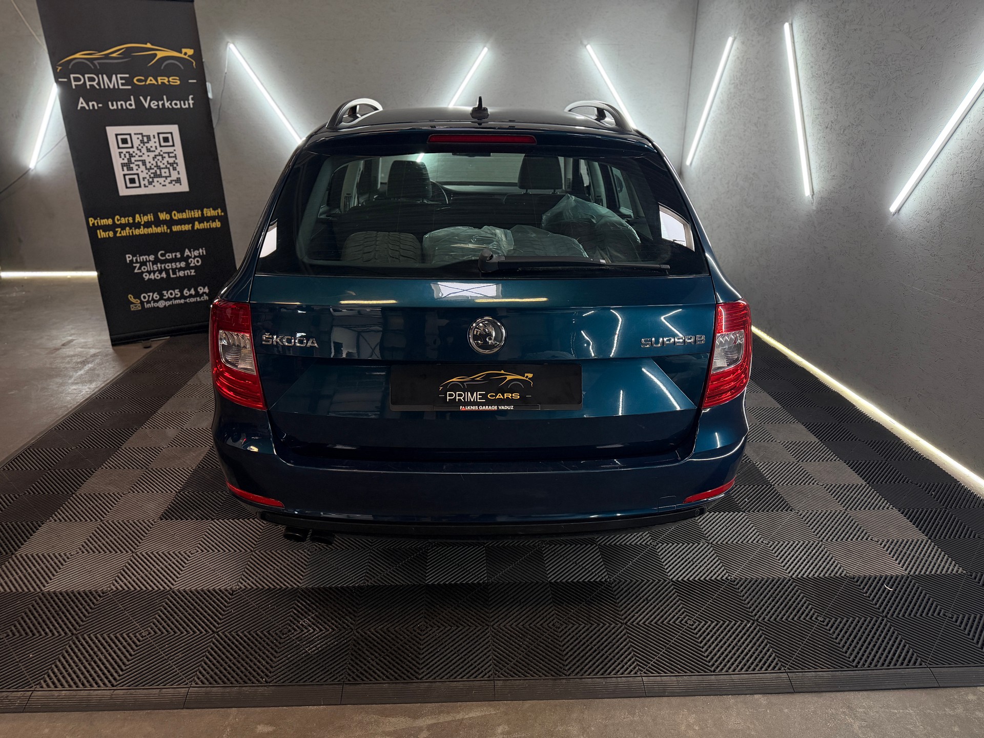 SKODA Superb Combi 2.0 TDi Ambition DSG-image-8