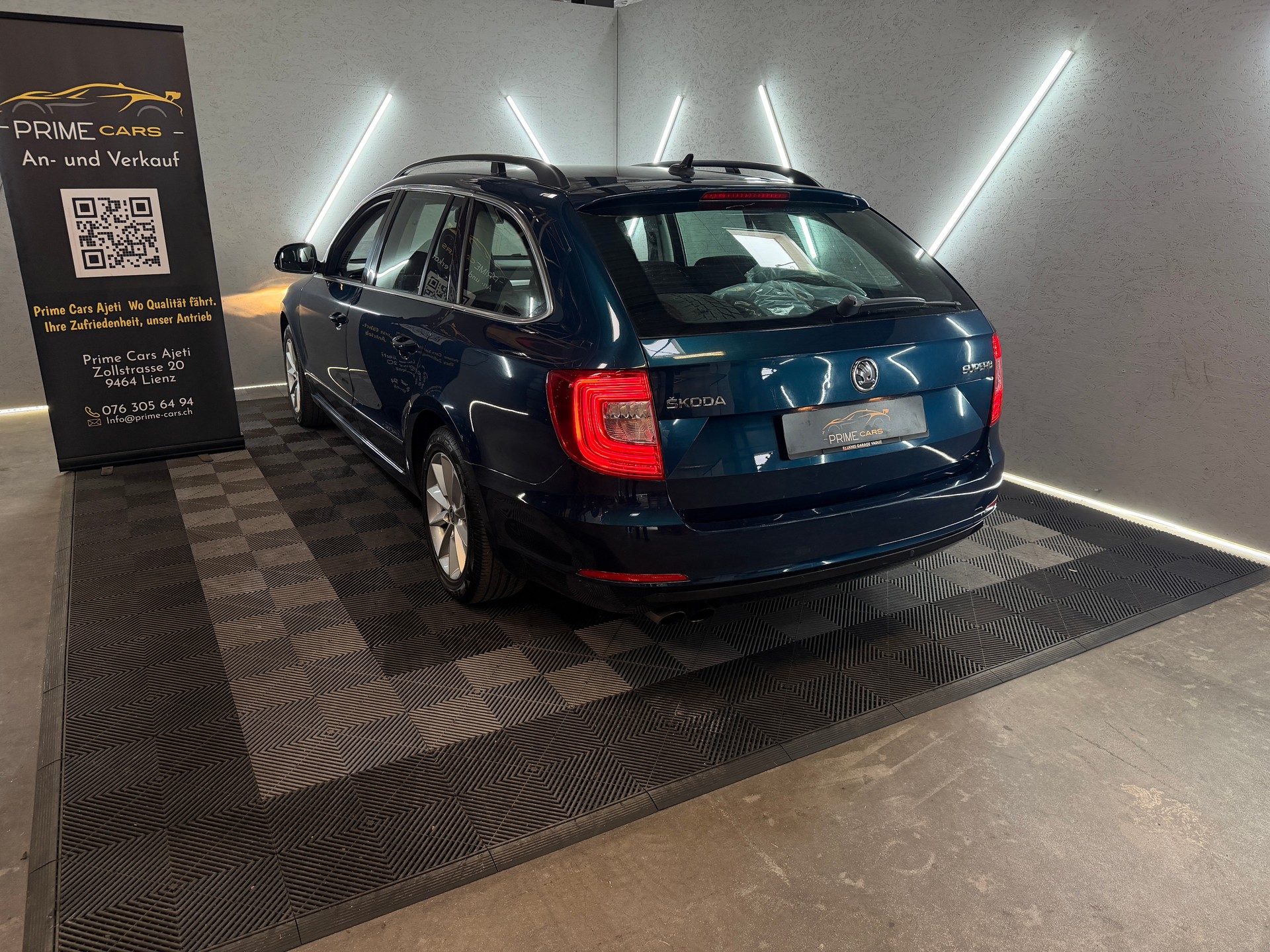 SKODA Superb Combi 2.0 TDi Ambition DSG-image-6