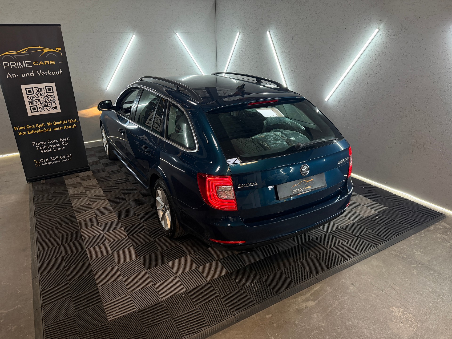 SKODA Superb Combi 2.0 TDi Ambition DSG-image-7