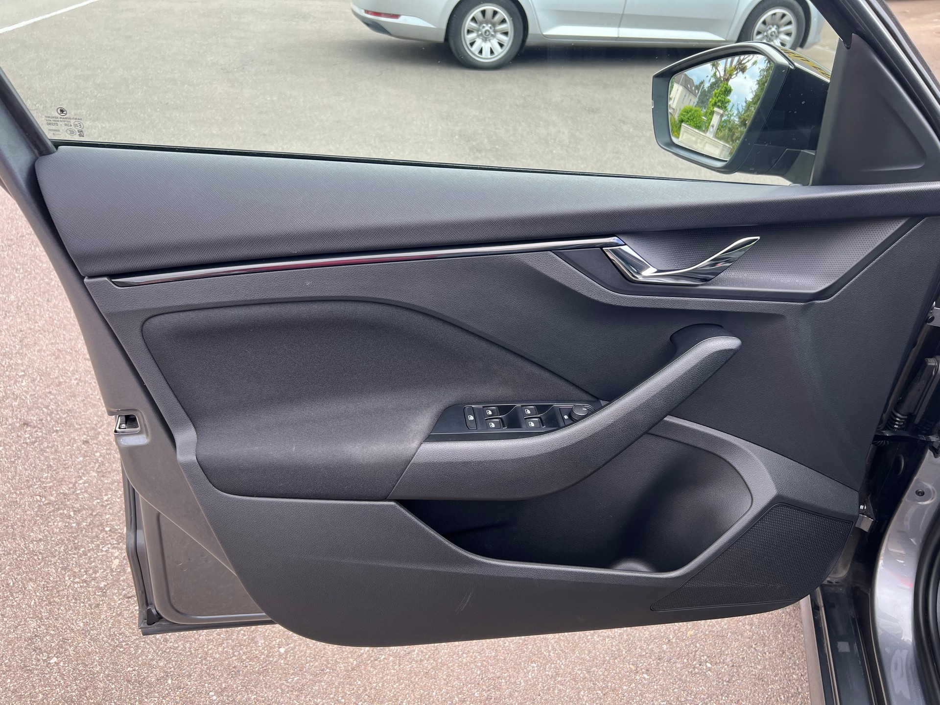 SKODA Kamiq 1.5 TSI Dynamic DSG-image-9