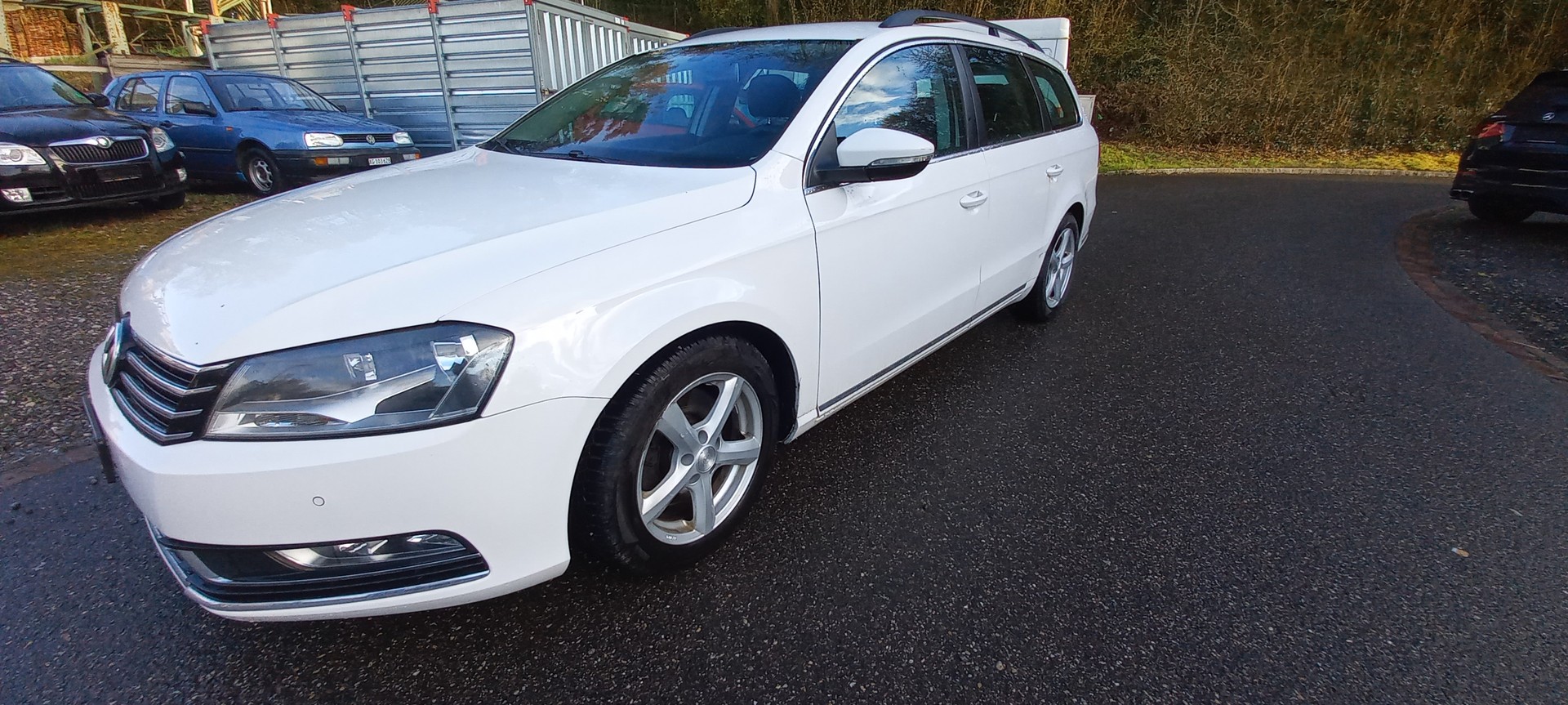 VW Passat Variant 2.0 TDI BMT Trendline-image-5