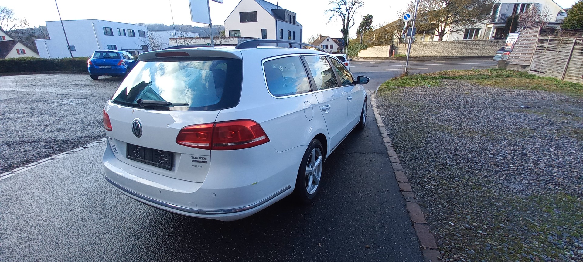 VW Passat Variant 2.0 TDI BMT Trendline-image-3