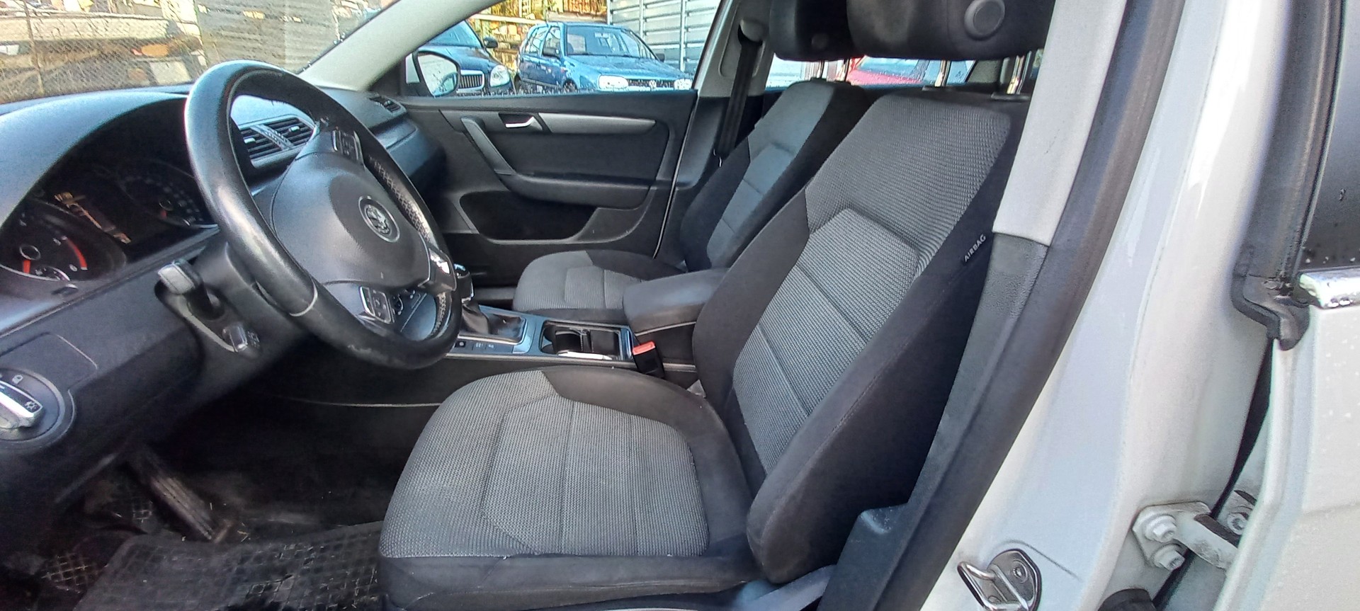 VW Passat Variant 2.0 TDI BMT Trendline-image-8