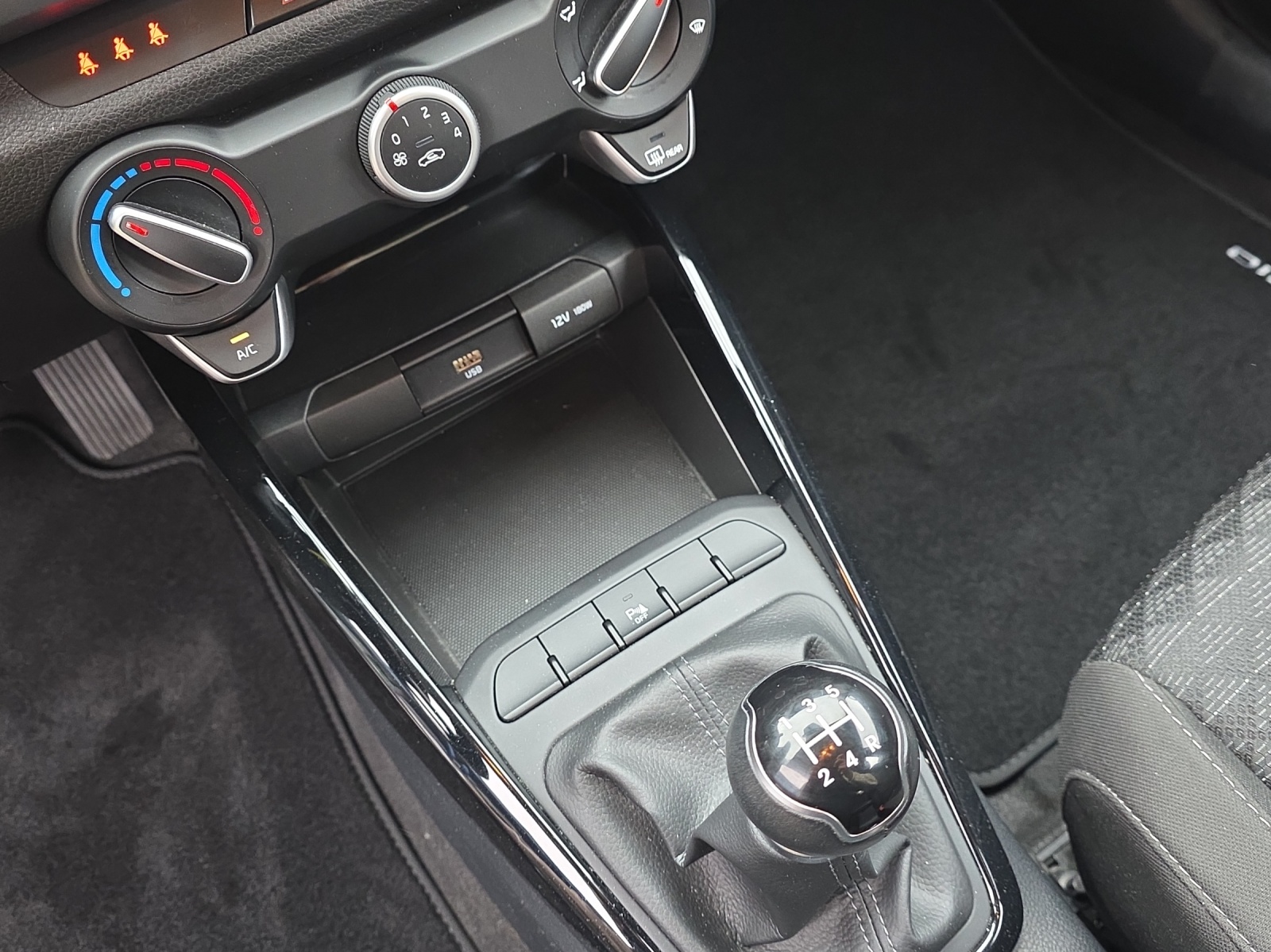 KIA Rio 1.2 CVVT Black Edition-image-14