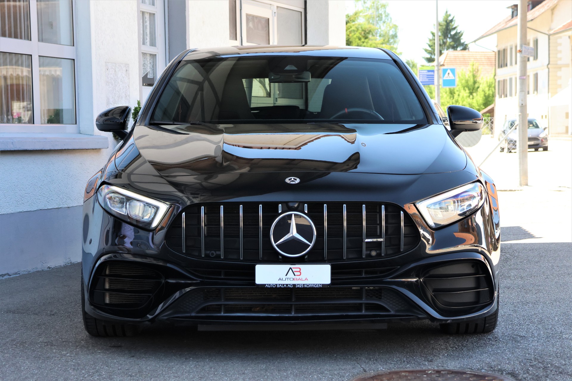 MERCEDES-BENZ A 45 S AMG 4Matic+ Speedshift (CH)-showroom-element-1
