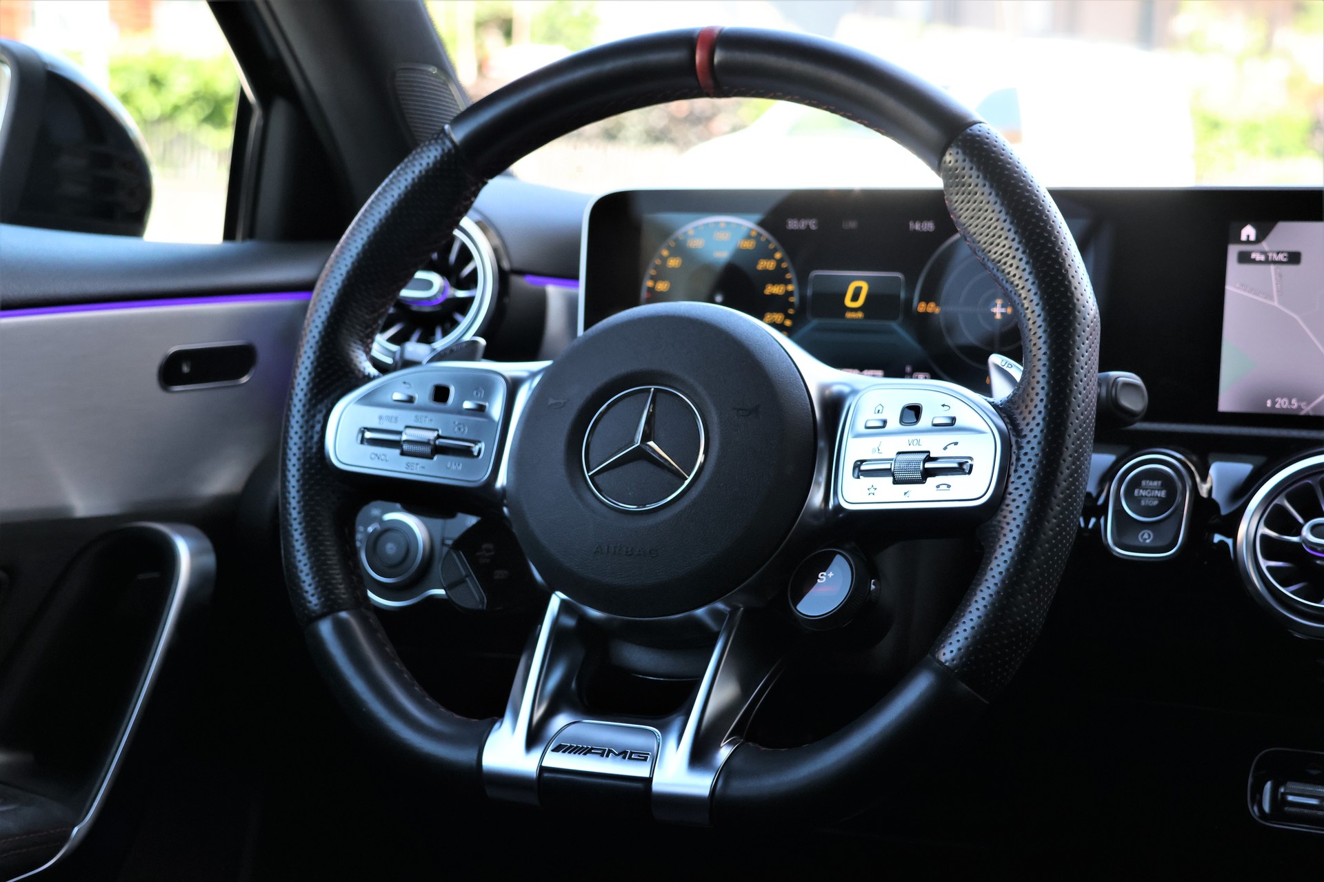 MERCEDES-BENZ A 45 S AMG 4Matic+ Speedshift (CH)-image-14