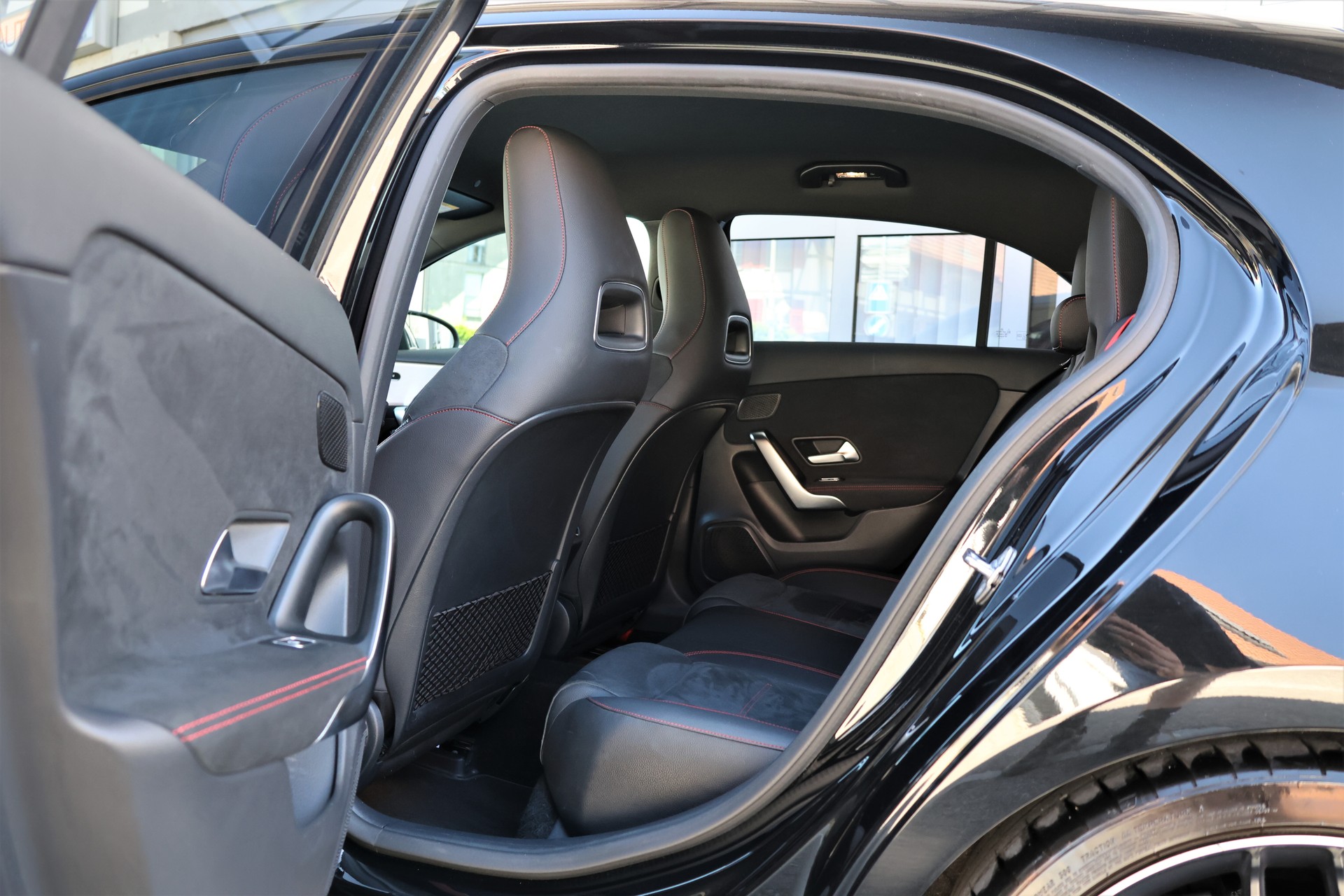 MERCEDES-BENZ A 45 S AMG 4Matic+ Speedshift (CH)-image-12