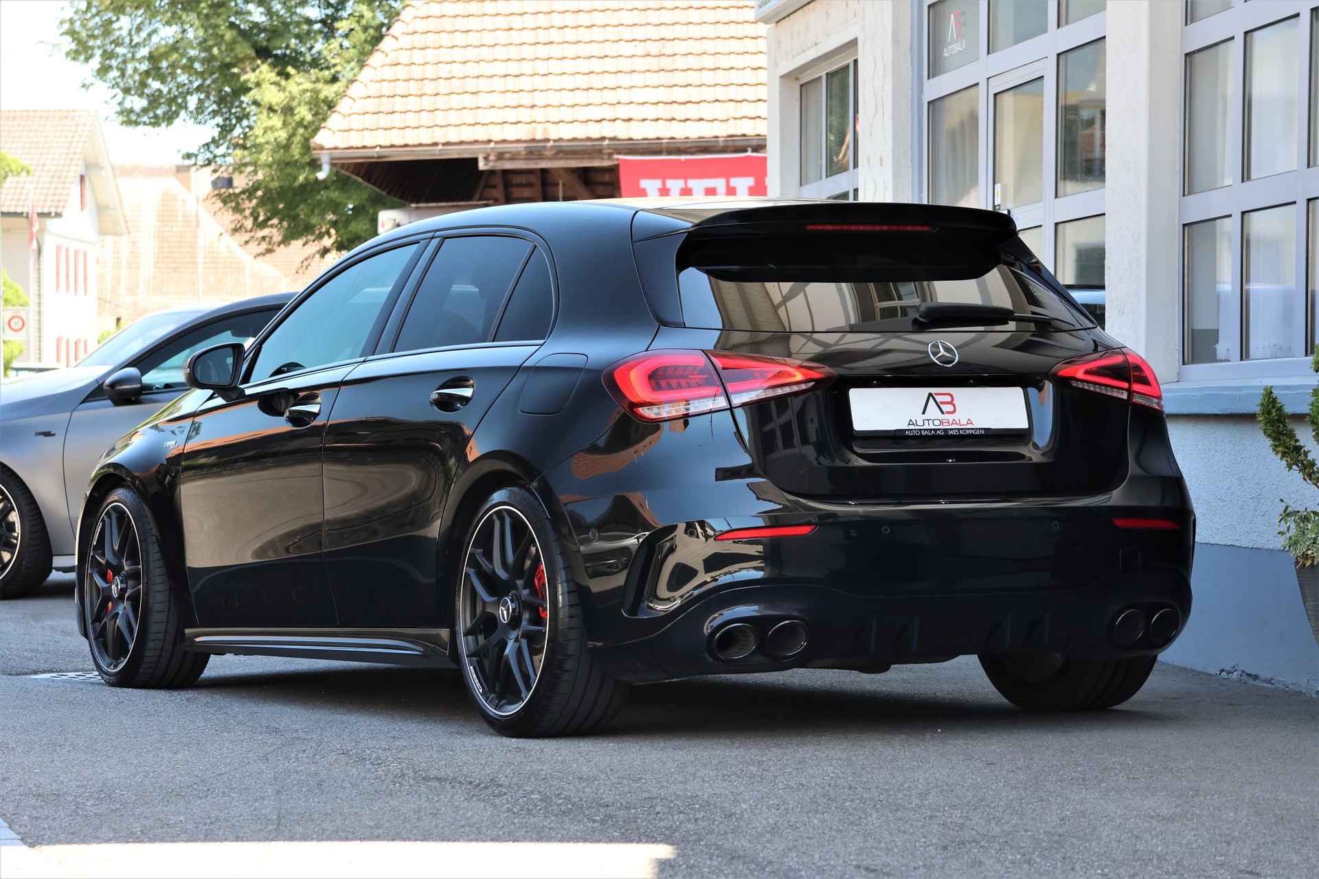 MERCEDES-BENZ A 45 S AMG 4Matic+ Speedshift (CH)-showroom-element-2