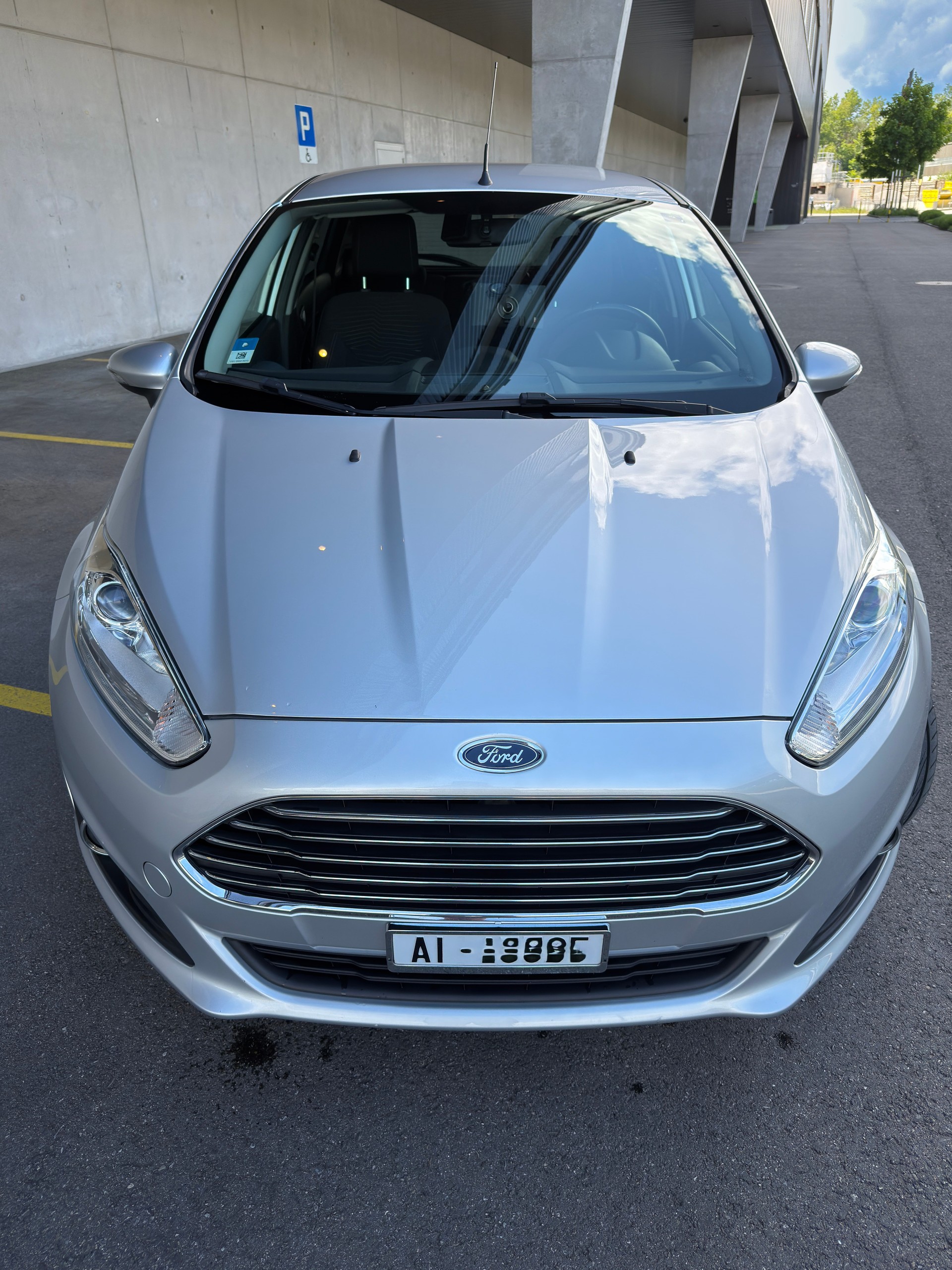 FORD 1.6 Ti-VCT Titanium-image-2