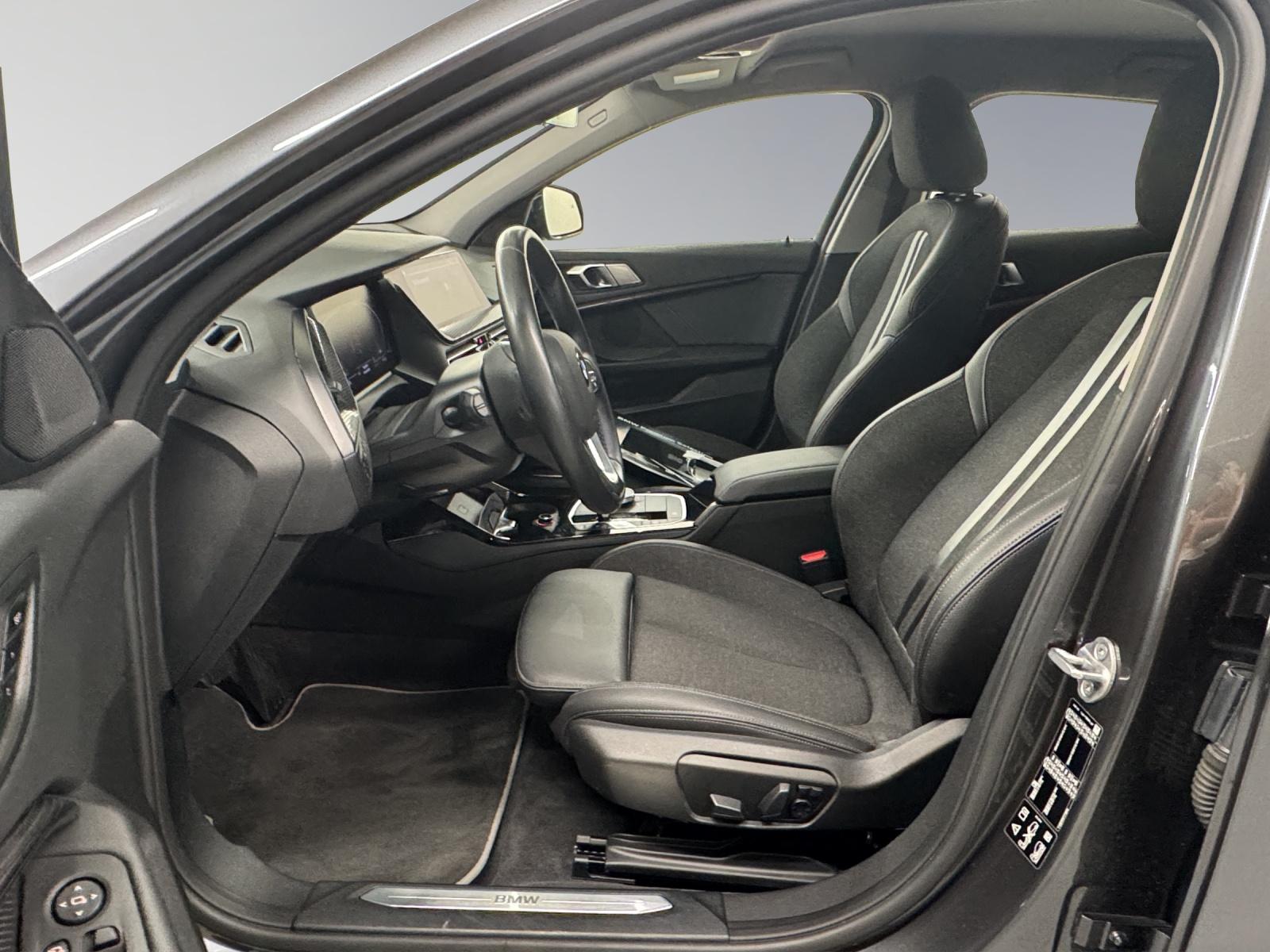 BMW 120d xDrive-image-10