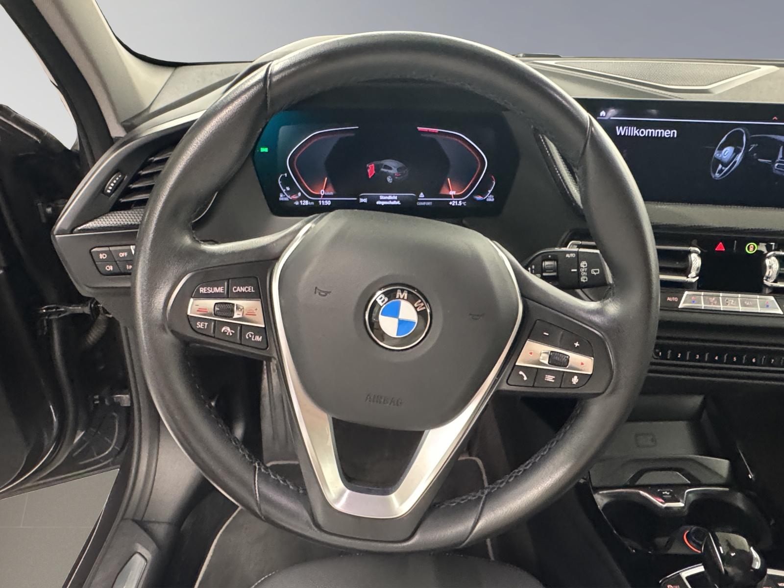 BMW 120d xDrive-image-15