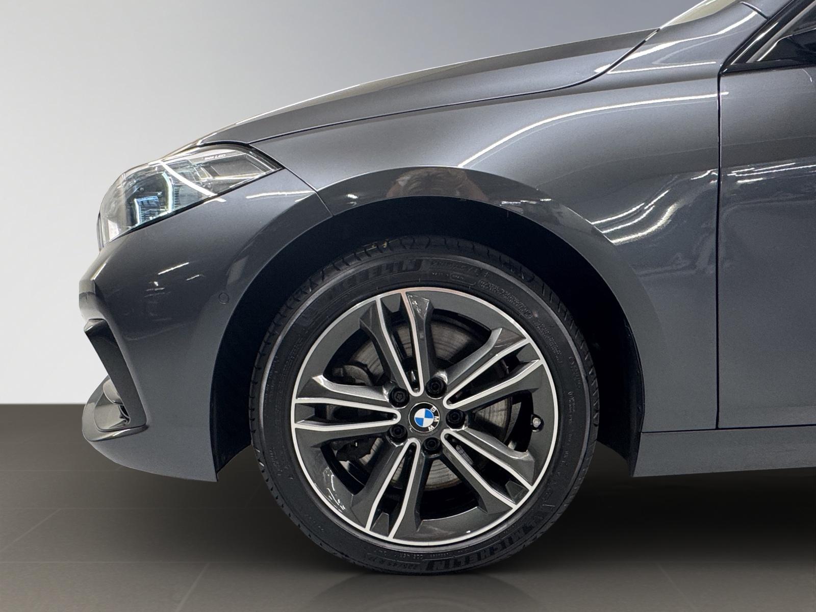 BMW 120d xDrive-image-8