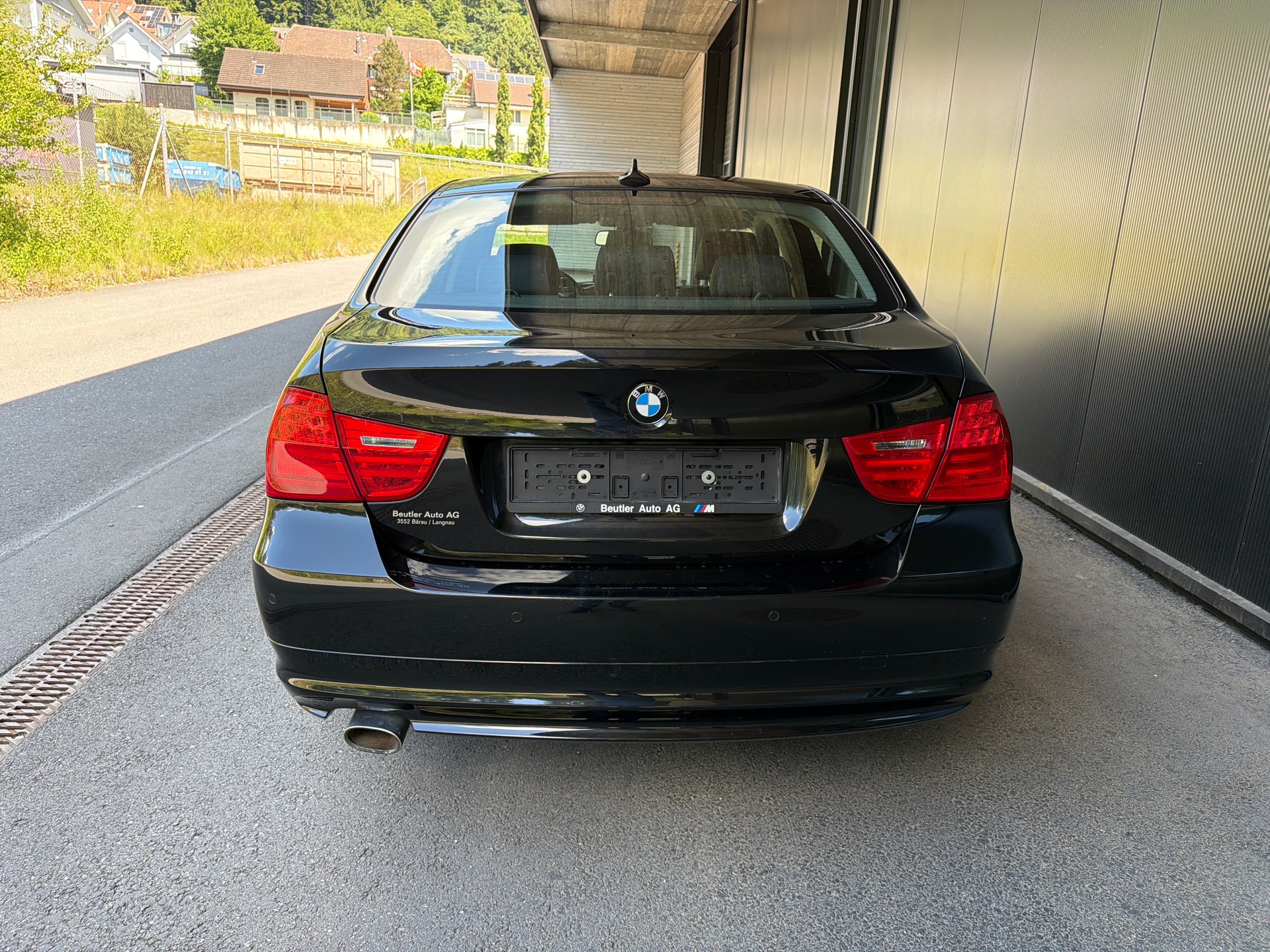 BMW 320d xDrive Dynamic Edition Steptronic-image-3