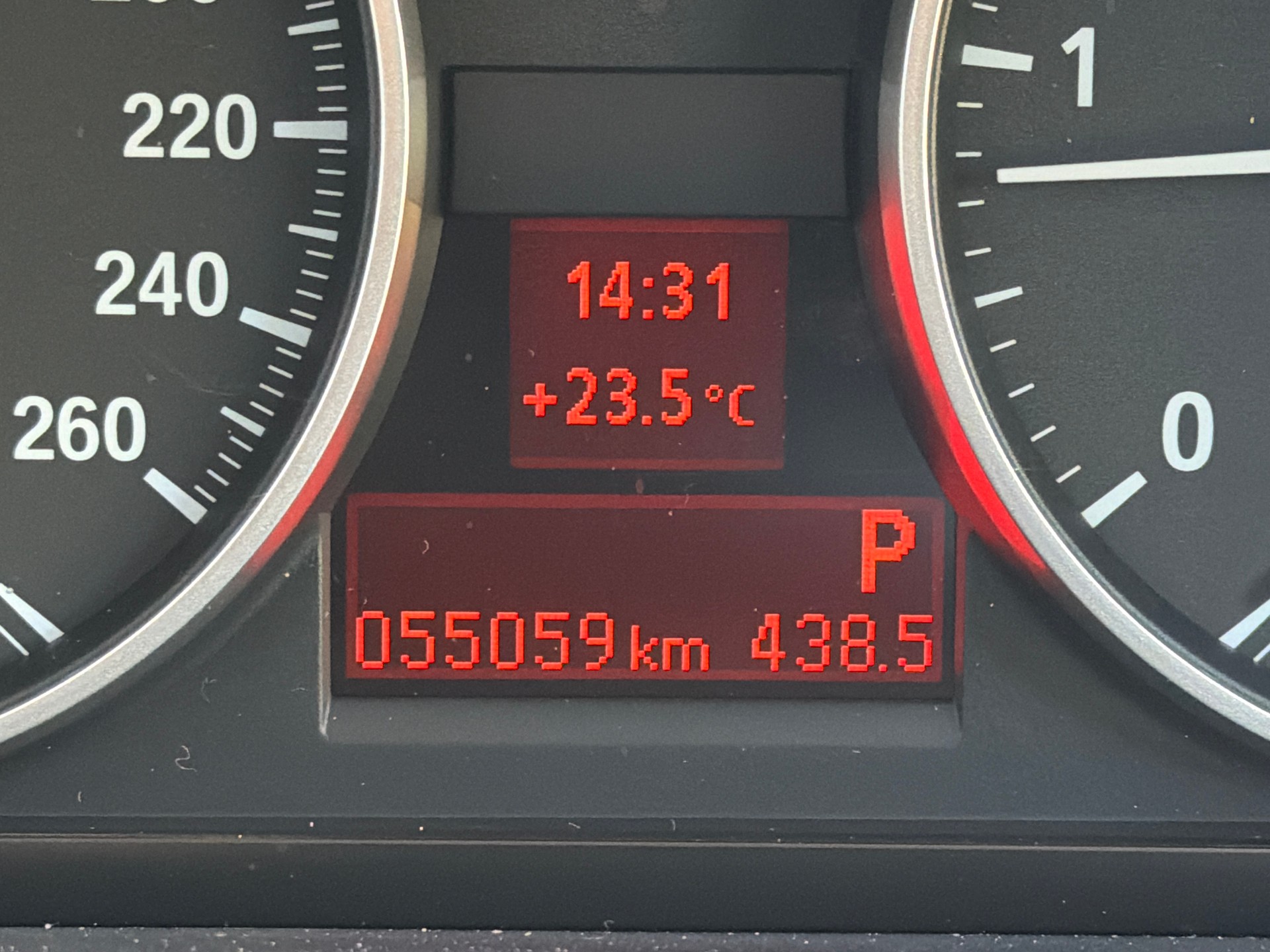 BMW 320d xDrive Dynamic Edition Steptronic-image-11