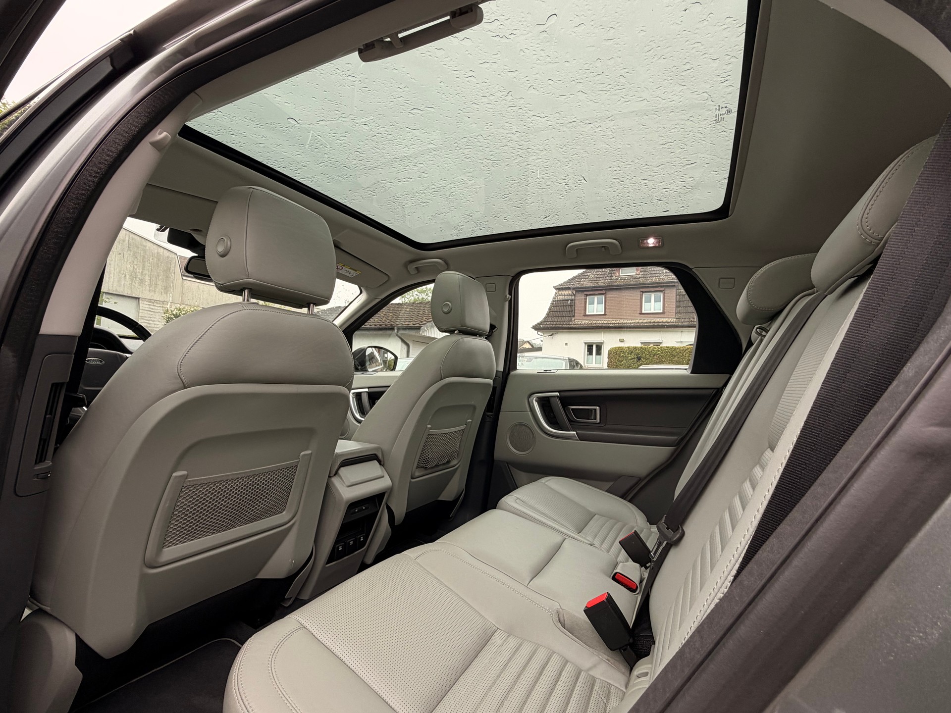 LAND ROVER Discovery Sport 2.0 Si4 HSE Luxury AT9-image-9