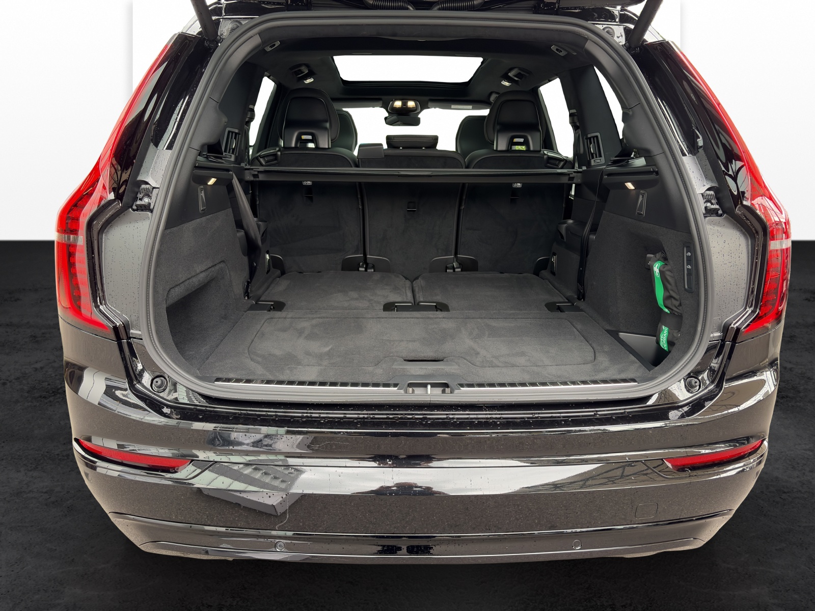 VOLVO XC90 2.0 T8 TE Black Edition eAWD-image-18