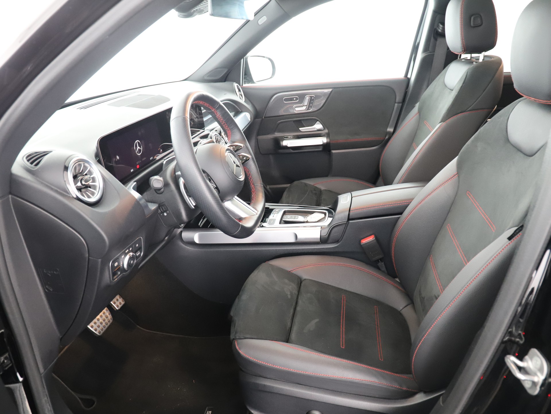 MERCEDES-BENZ GLB 220 4Matic 8G-Tronic-image-8