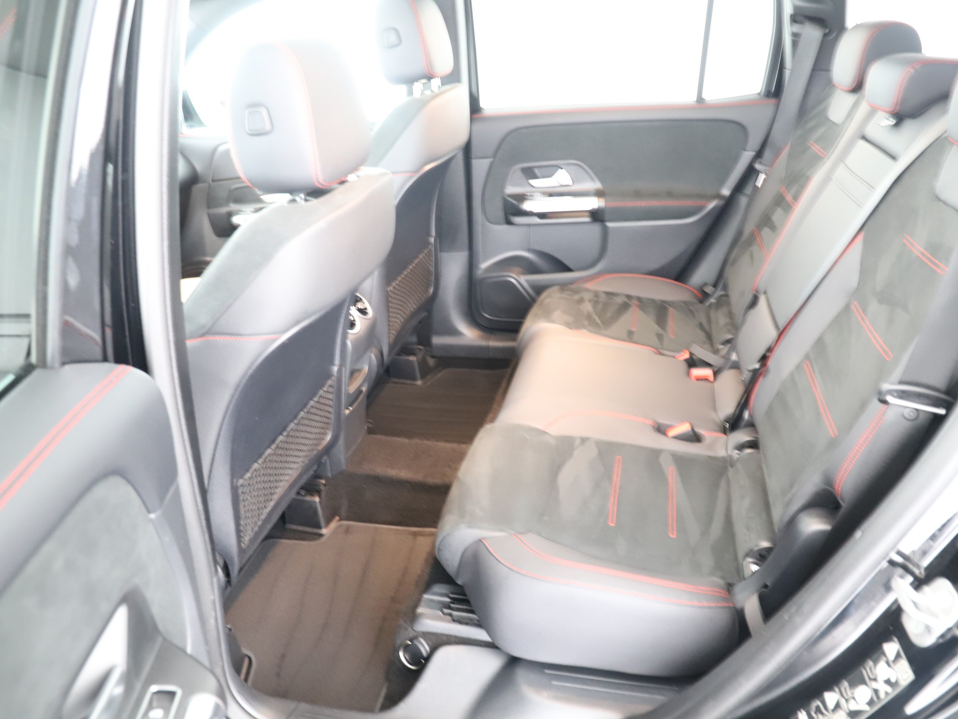 MERCEDES-BENZ GLB 220 4Matic 8G-Tronic-image-11