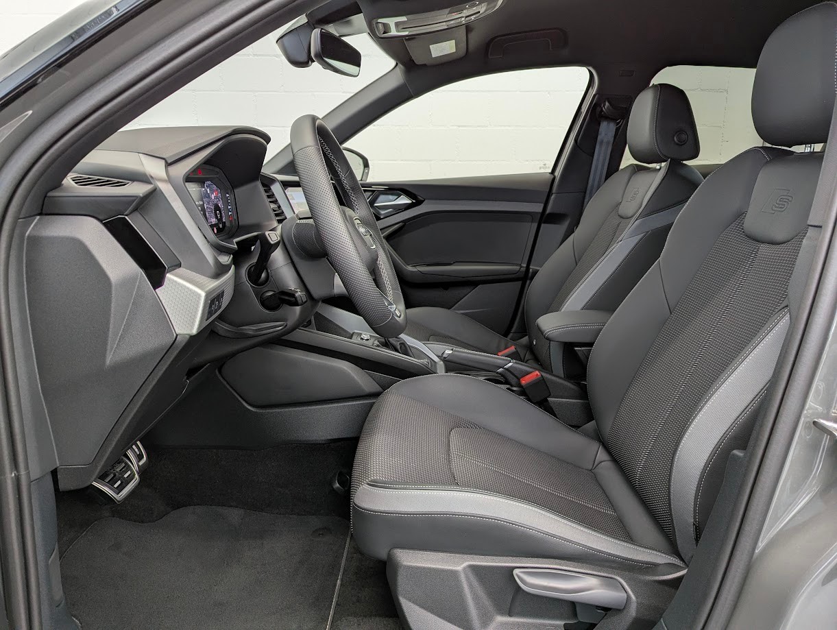 AUDI A1 Sportback 2.0 40 TFSI S Line S-Tronic*5J GAR S-LINE KOMPLETT VOLL-LED DÄMPFER NAVI+ ACC KEYLESS*-image-4