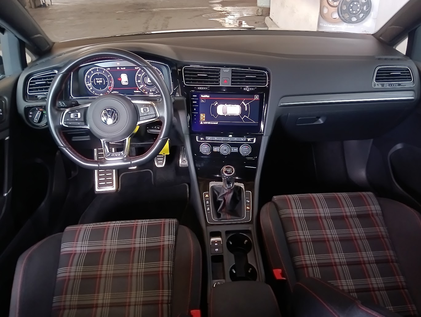 VW Golf 2.0 TSI GTI Performance-image-7