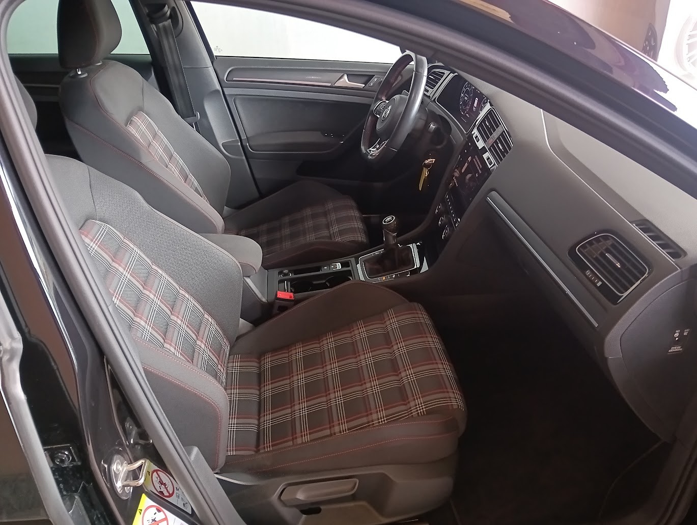 VW Golf 2.0 TSI GTI Performance-image-10