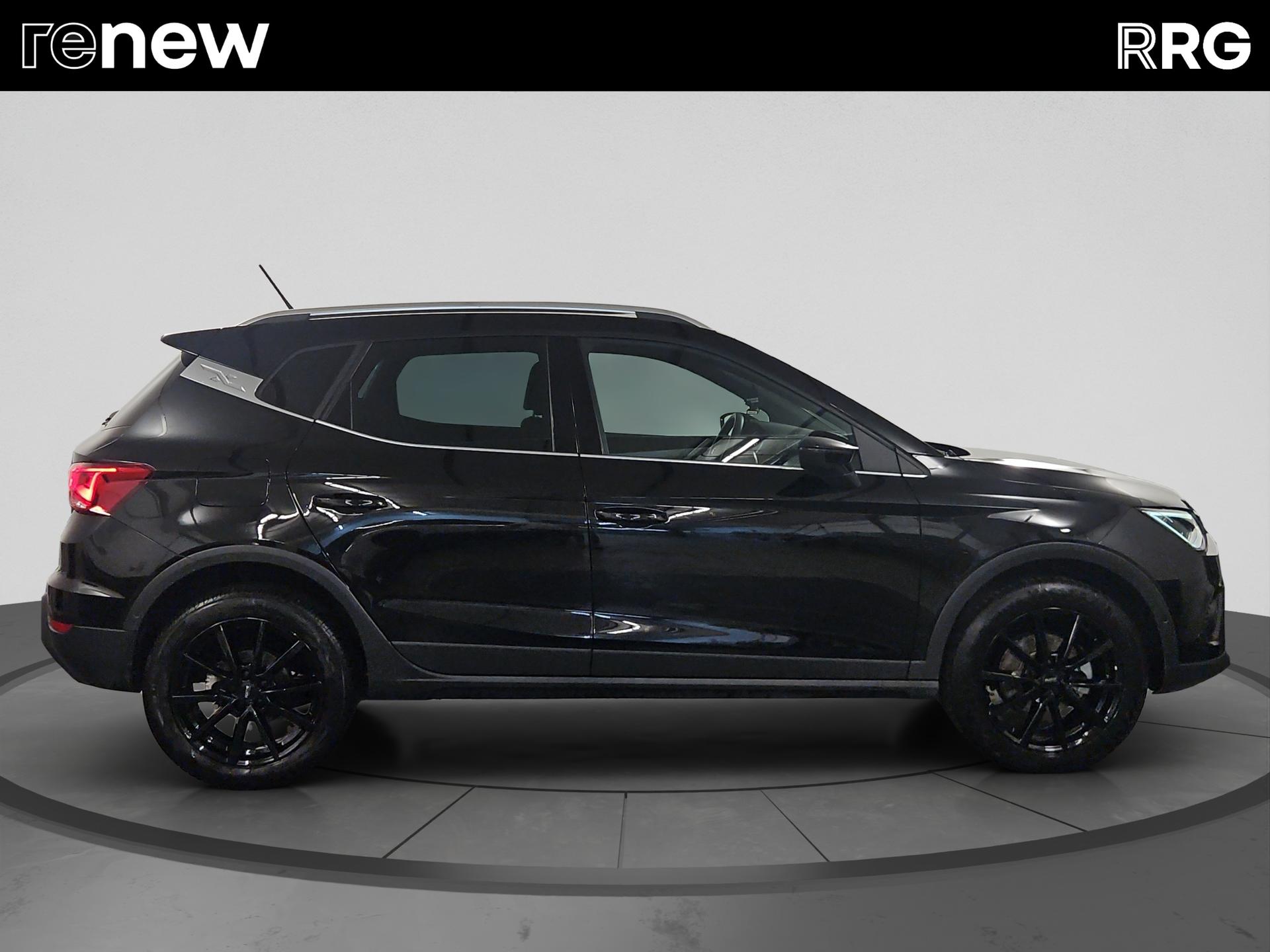 SEAT Arona 1.5 TSI Evo FR-showroom-element-1