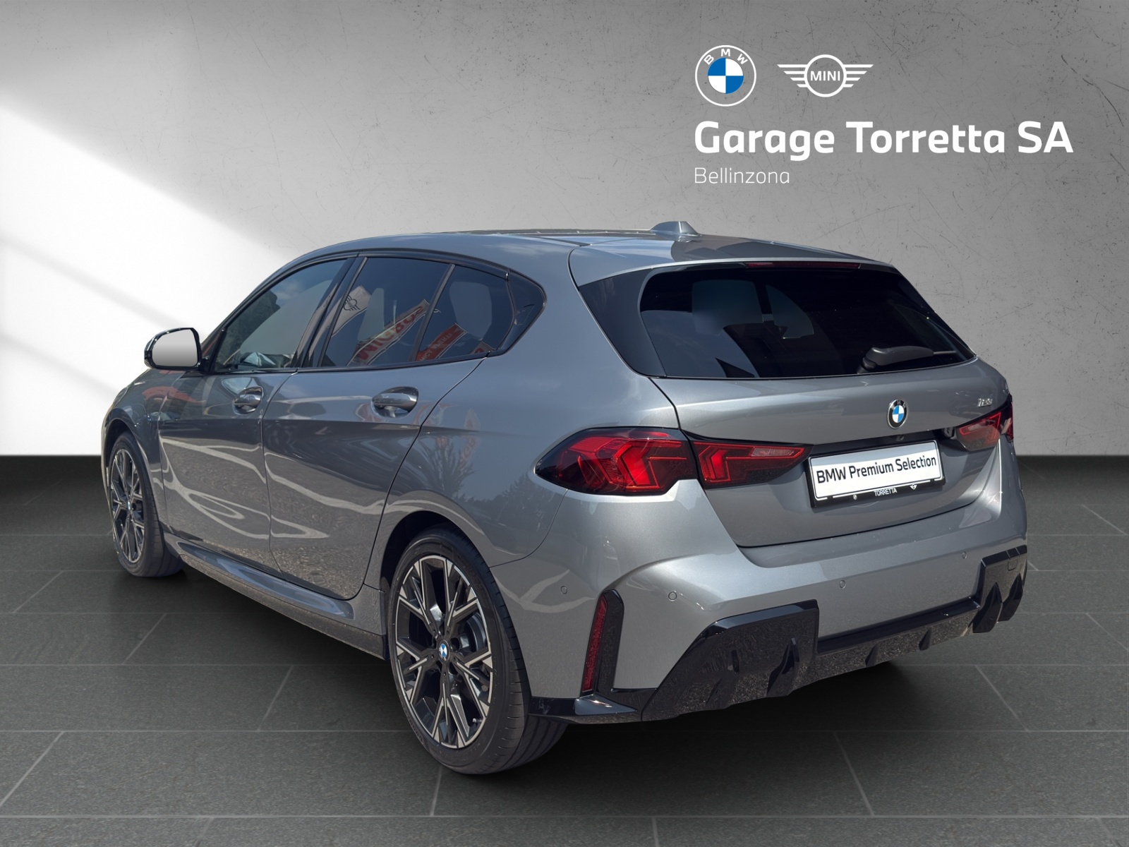 BMW 123 xDrive M Sport Steptronic-showroom-element-2