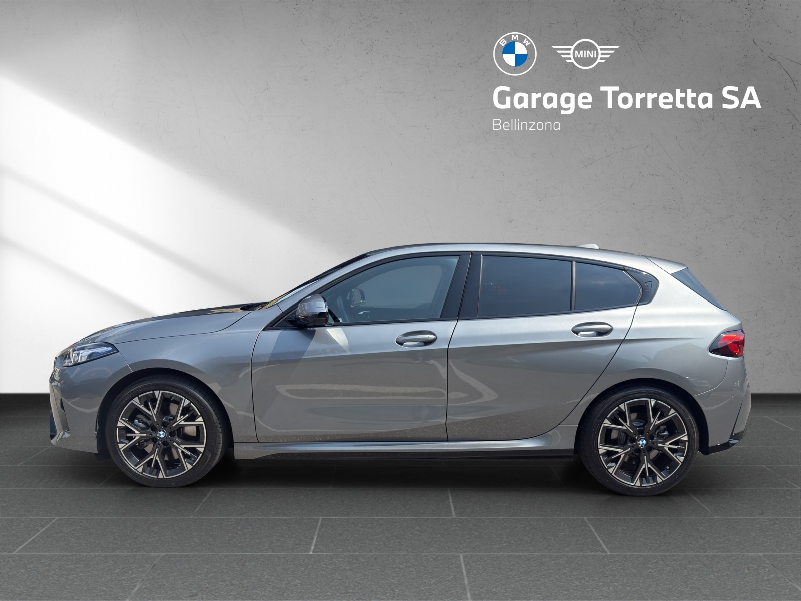 BMW 123 xDrive M Sport Steptronic-showroom-element-1