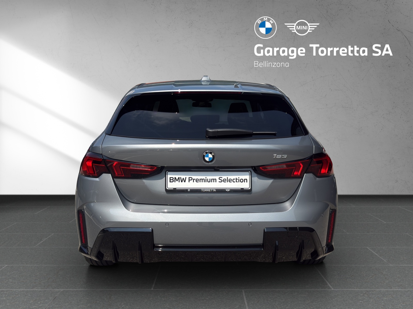 BMW 123 xDrive M Sport Steptronic-showroom-element-3