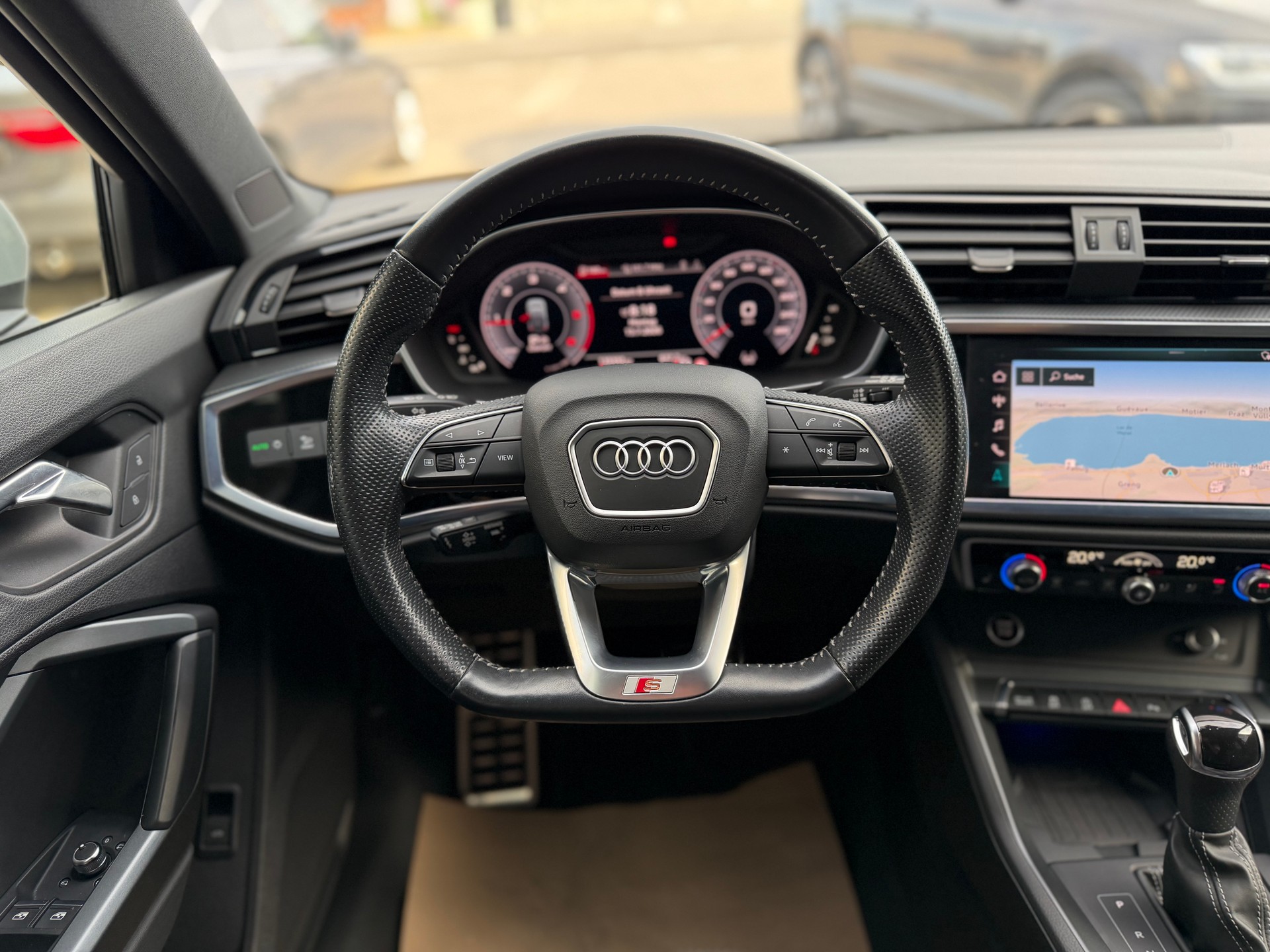 AUDI Q3 Sportback 35 TDI S line Attraction quattro S-tronic-image-16