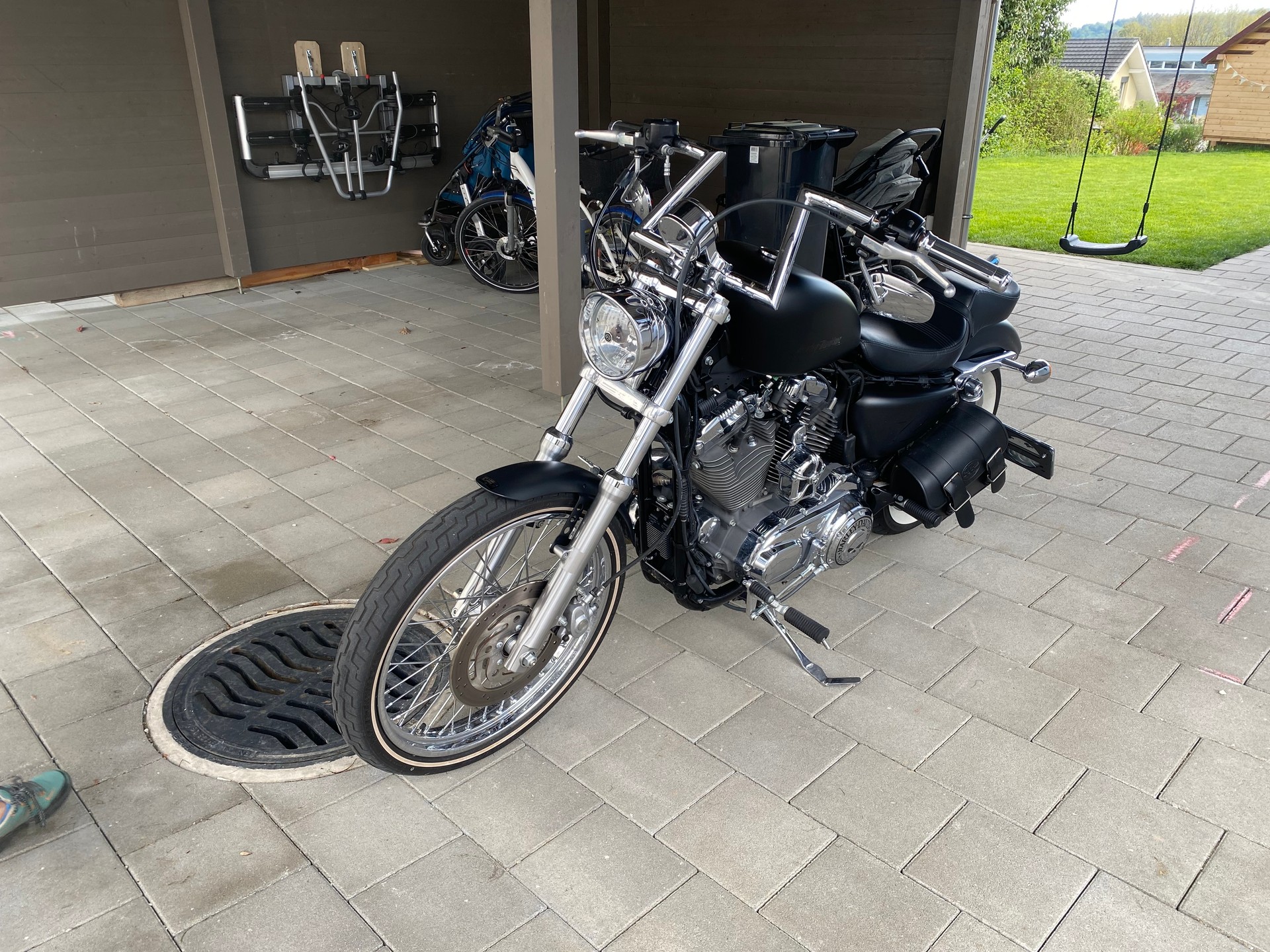 HARLEY-DAVIDSON XL 1200 V Seventy Two-image-1
