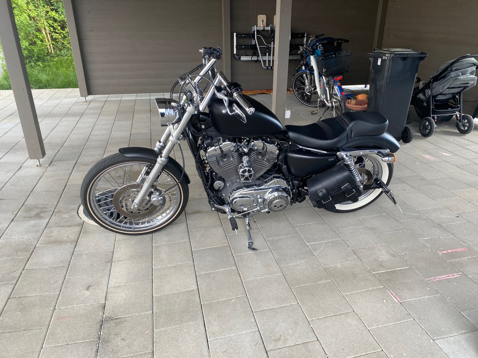 HARLEY-DAVIDSON XL 1200 V Seventy Two-image-2