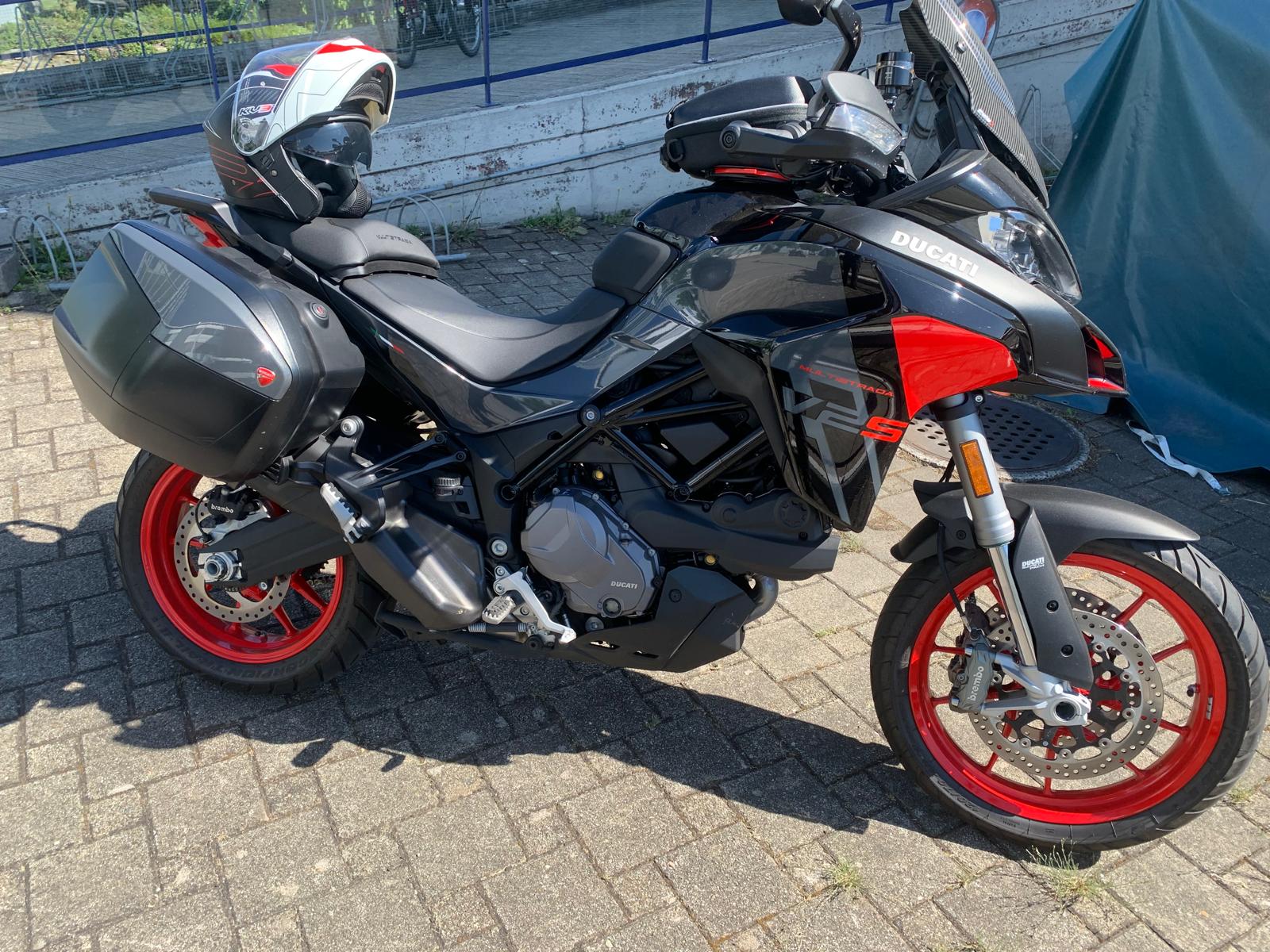 DUCATI Multistrada V2 S