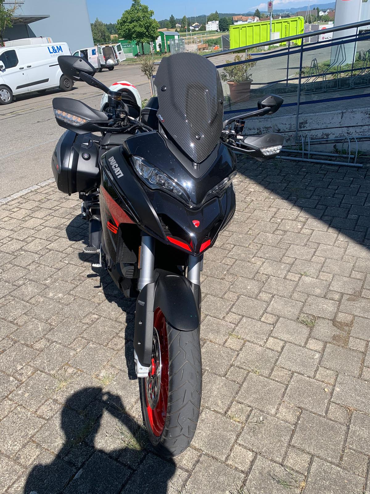 DUCATI Multistrada V2 S-showroom-element-3